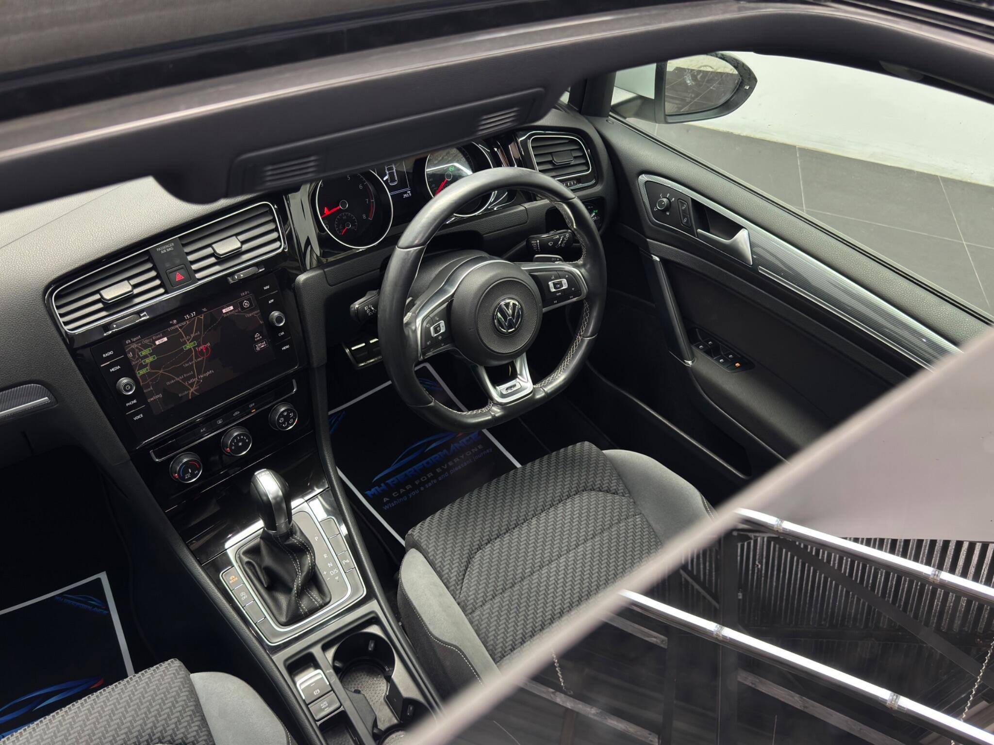 Volkswagen Golf view 5