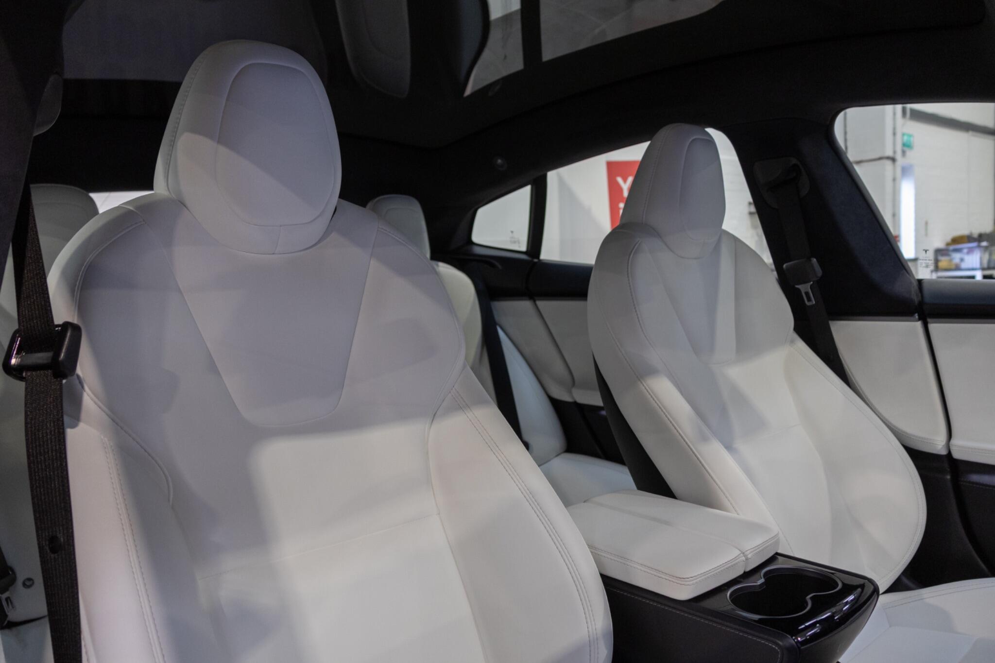 Tesla Model S view 14