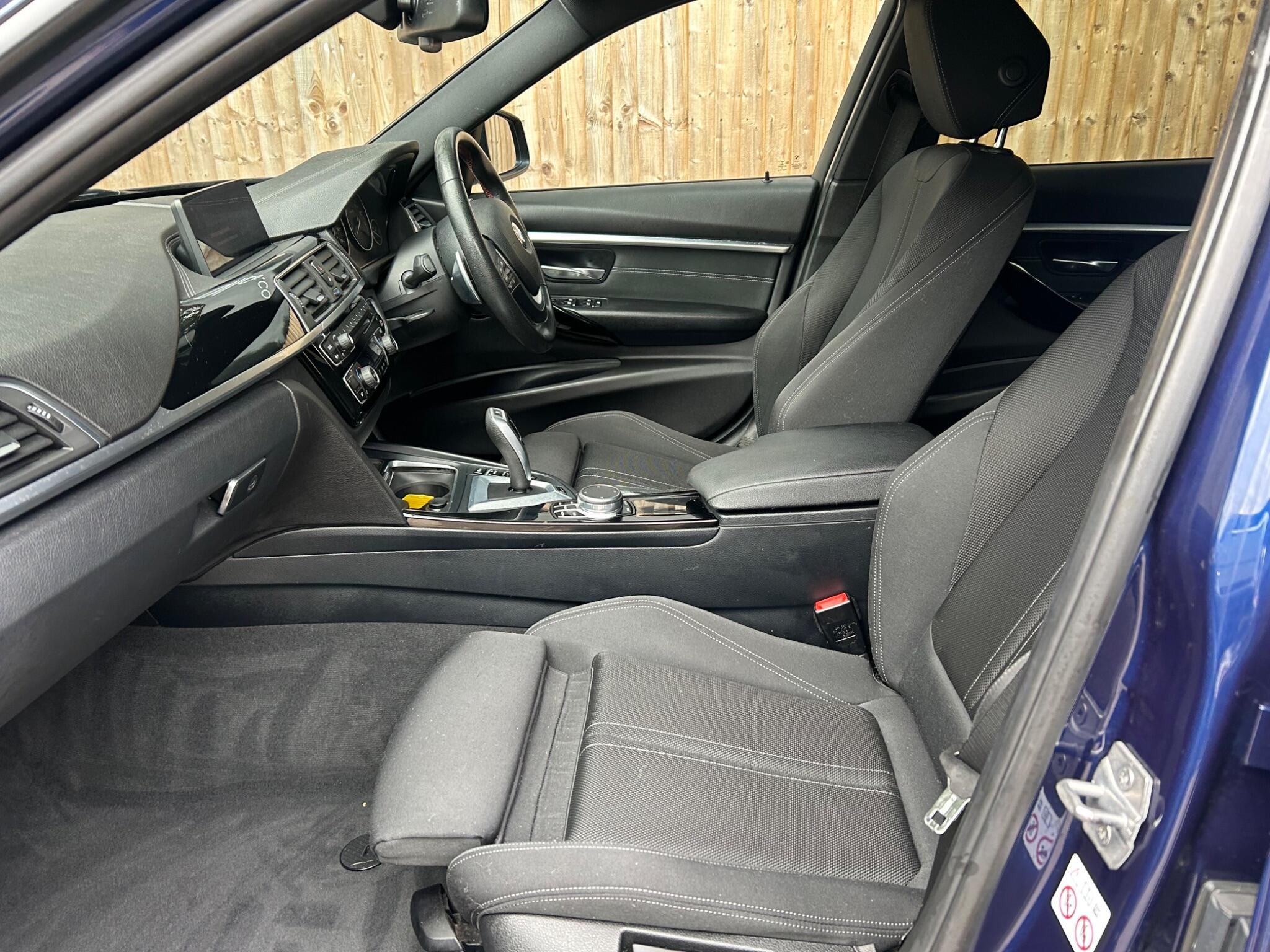 BMW 3 Series view 29