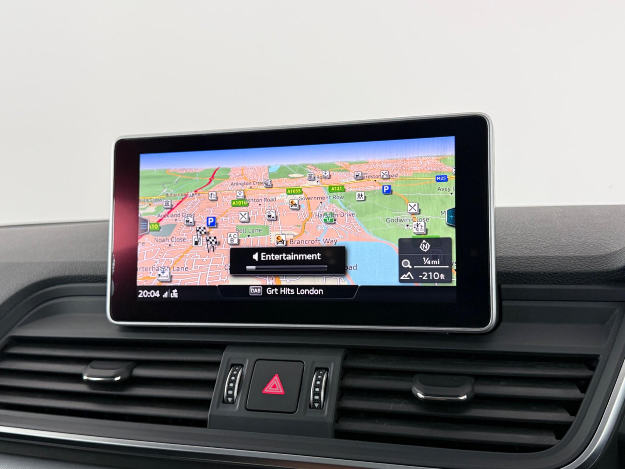 Audi Q5 view 25