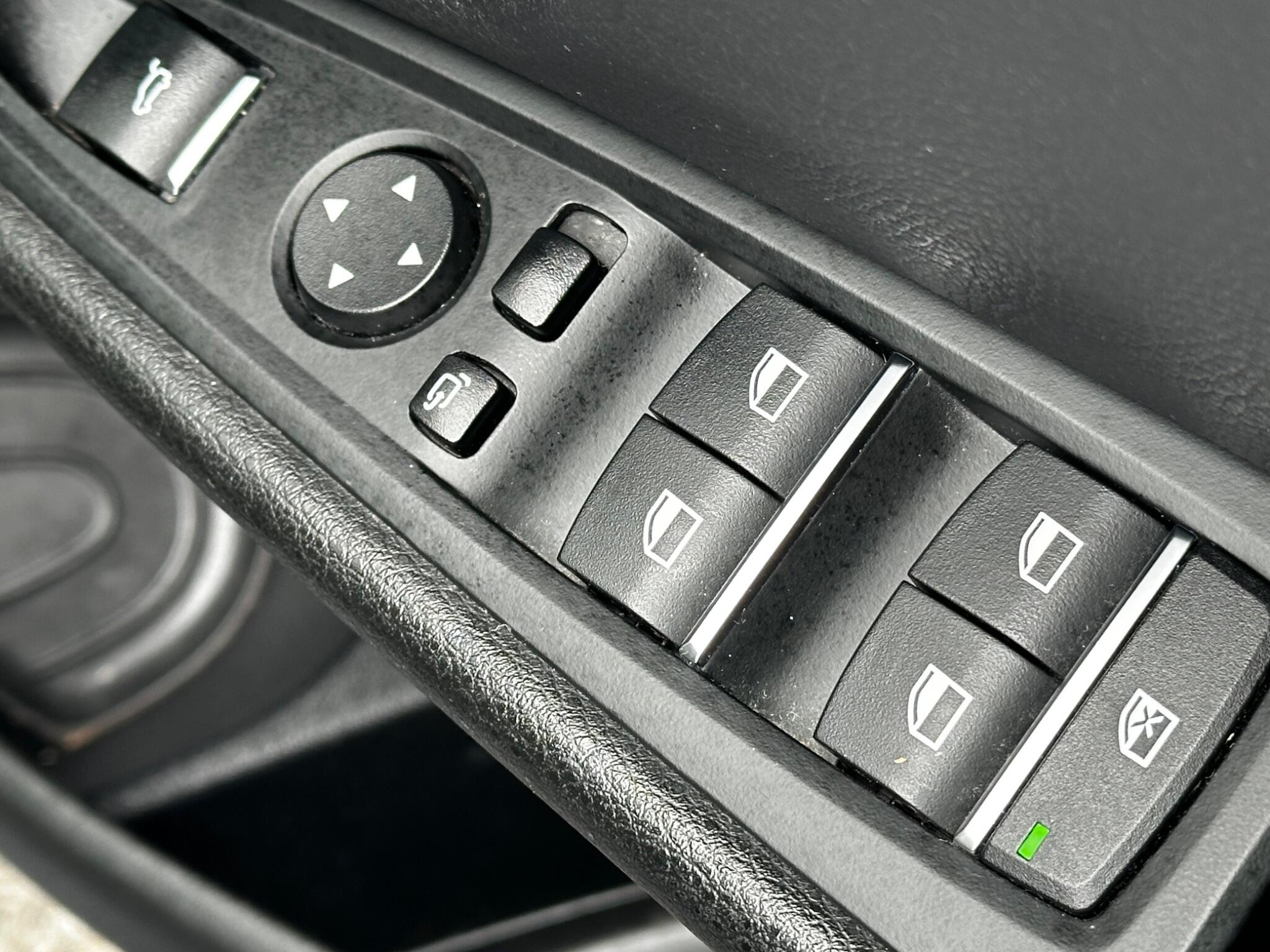 BMW X5 view 16