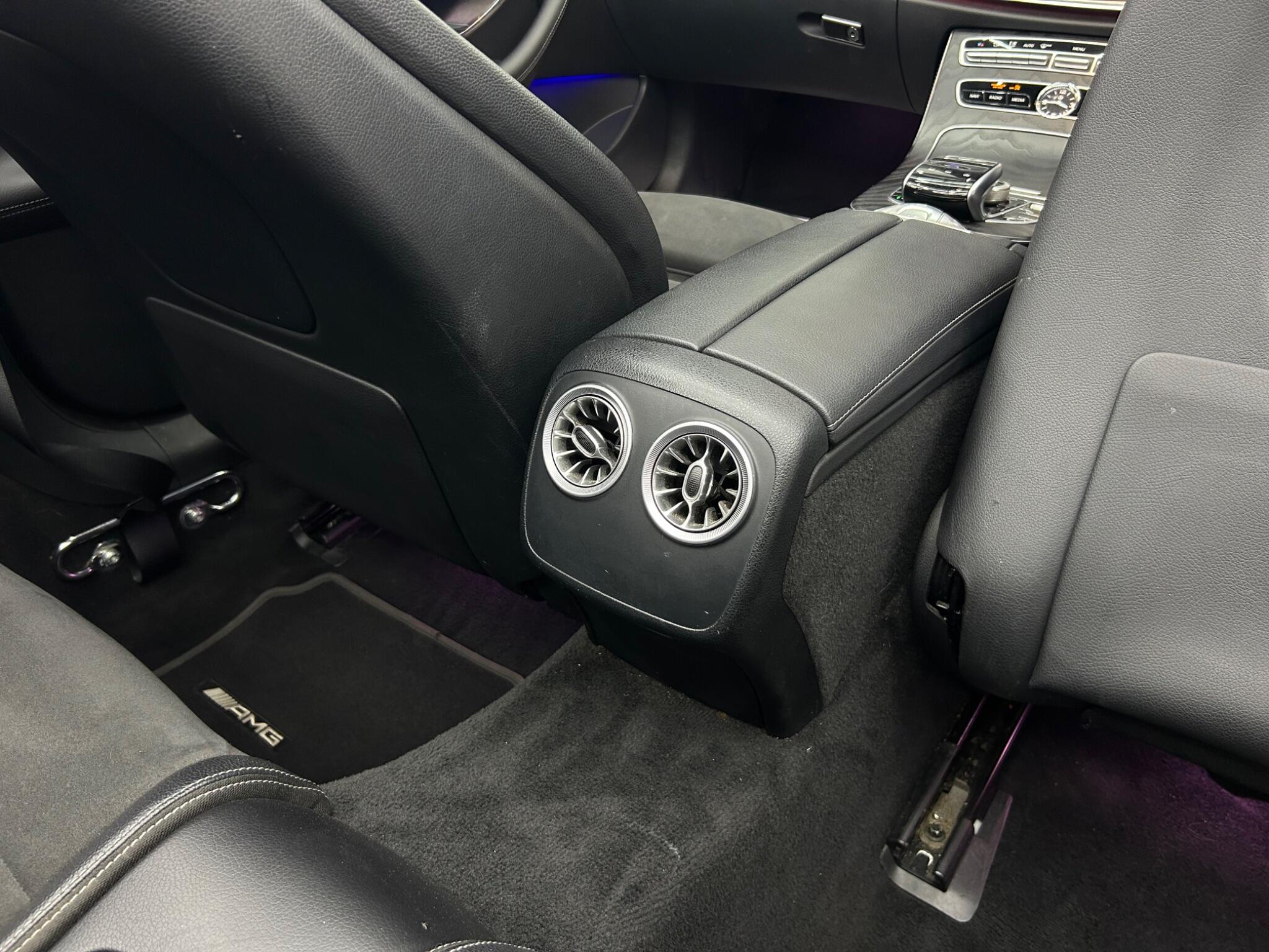Mercedes-Benz E-Class view 27