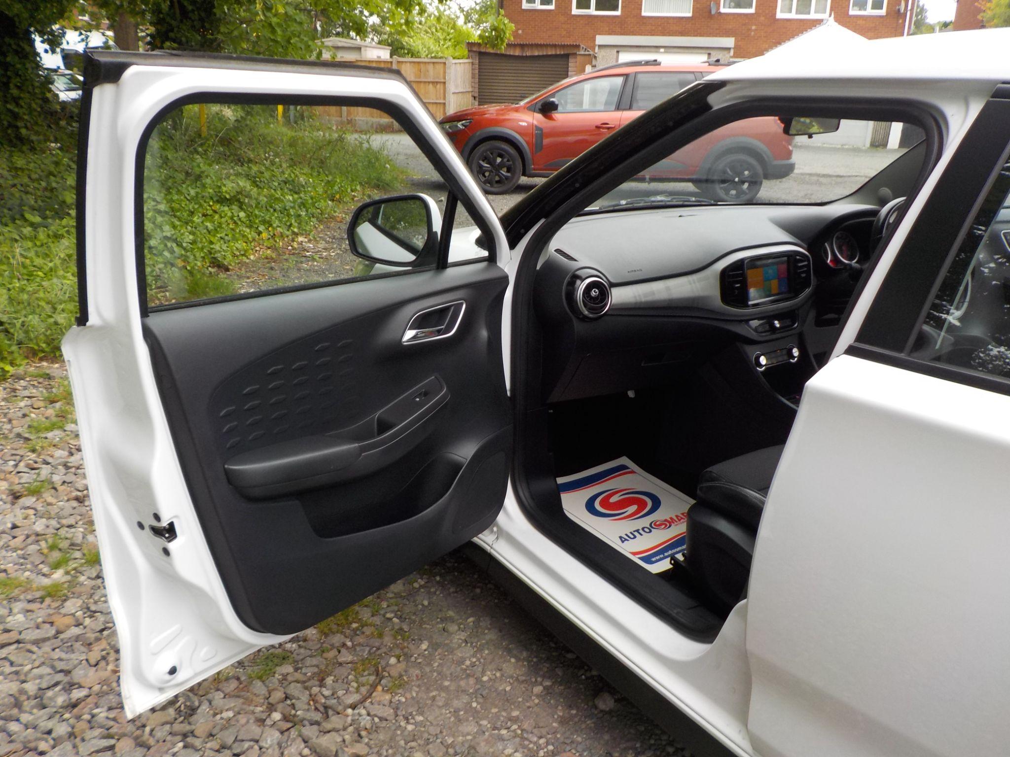 MG MG3 1.5 VTi-TECH Exclusive Euro 6 (s/s) 5dr