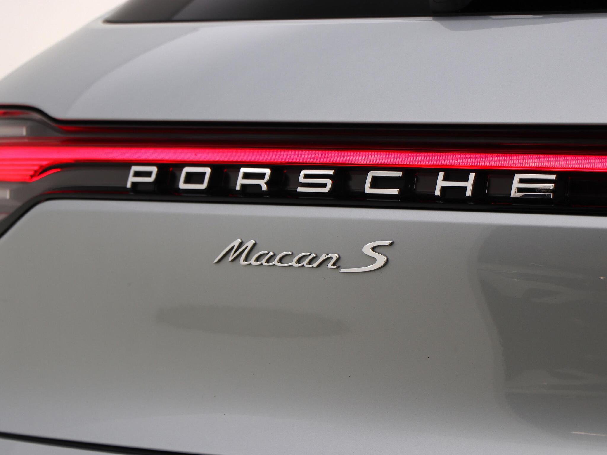 Porsche Macan view 21