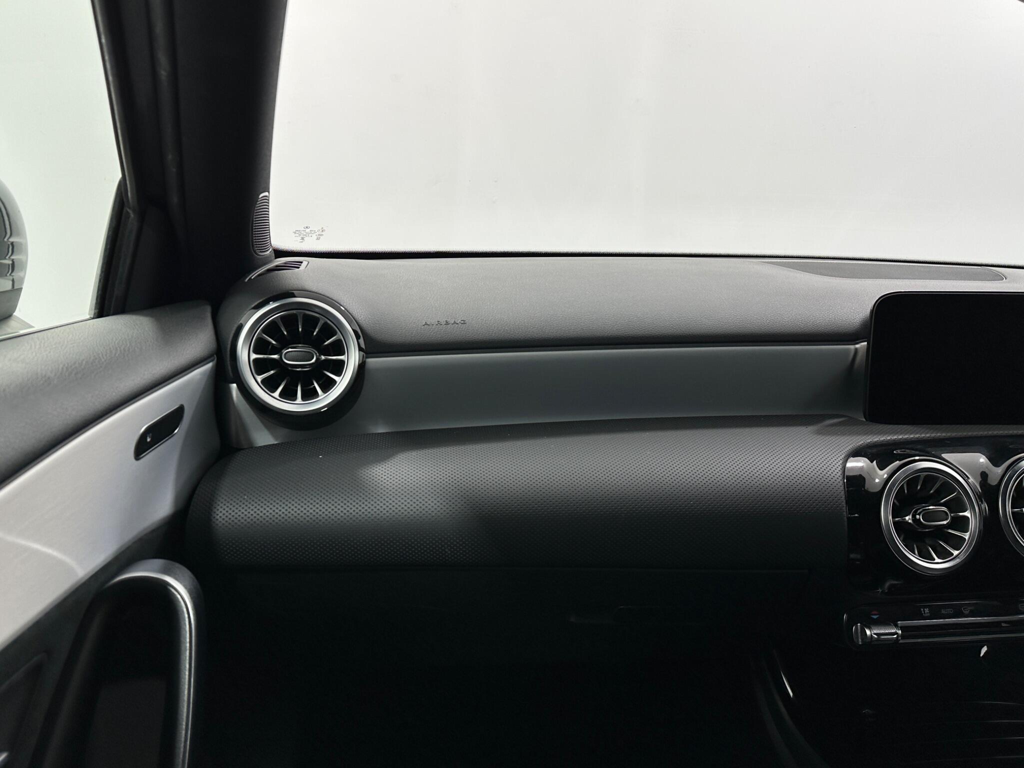 Mercedes-Benz A-Class view 29