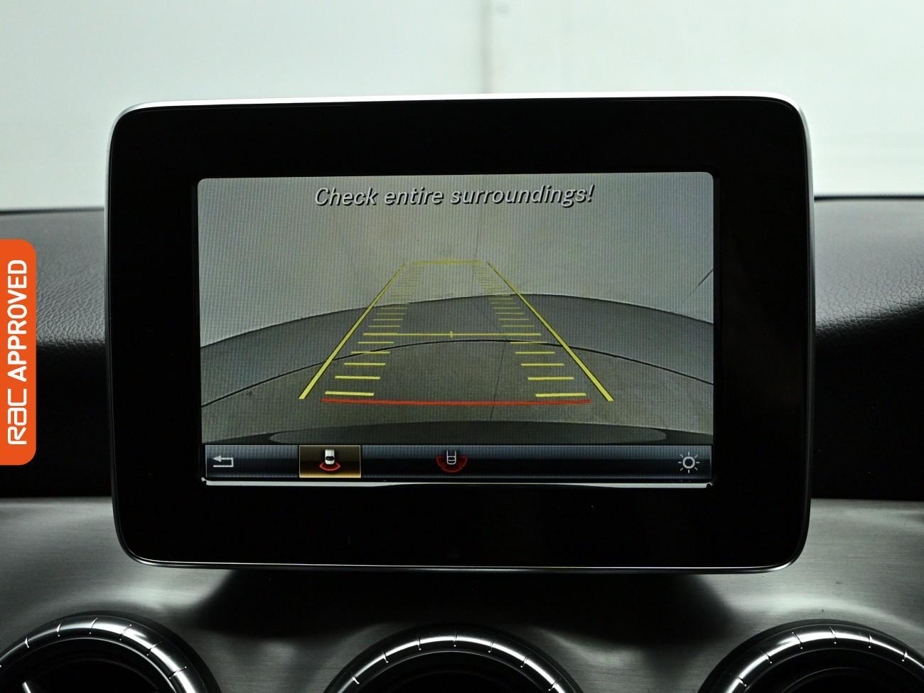 Mercedes-Benz Cla view 3