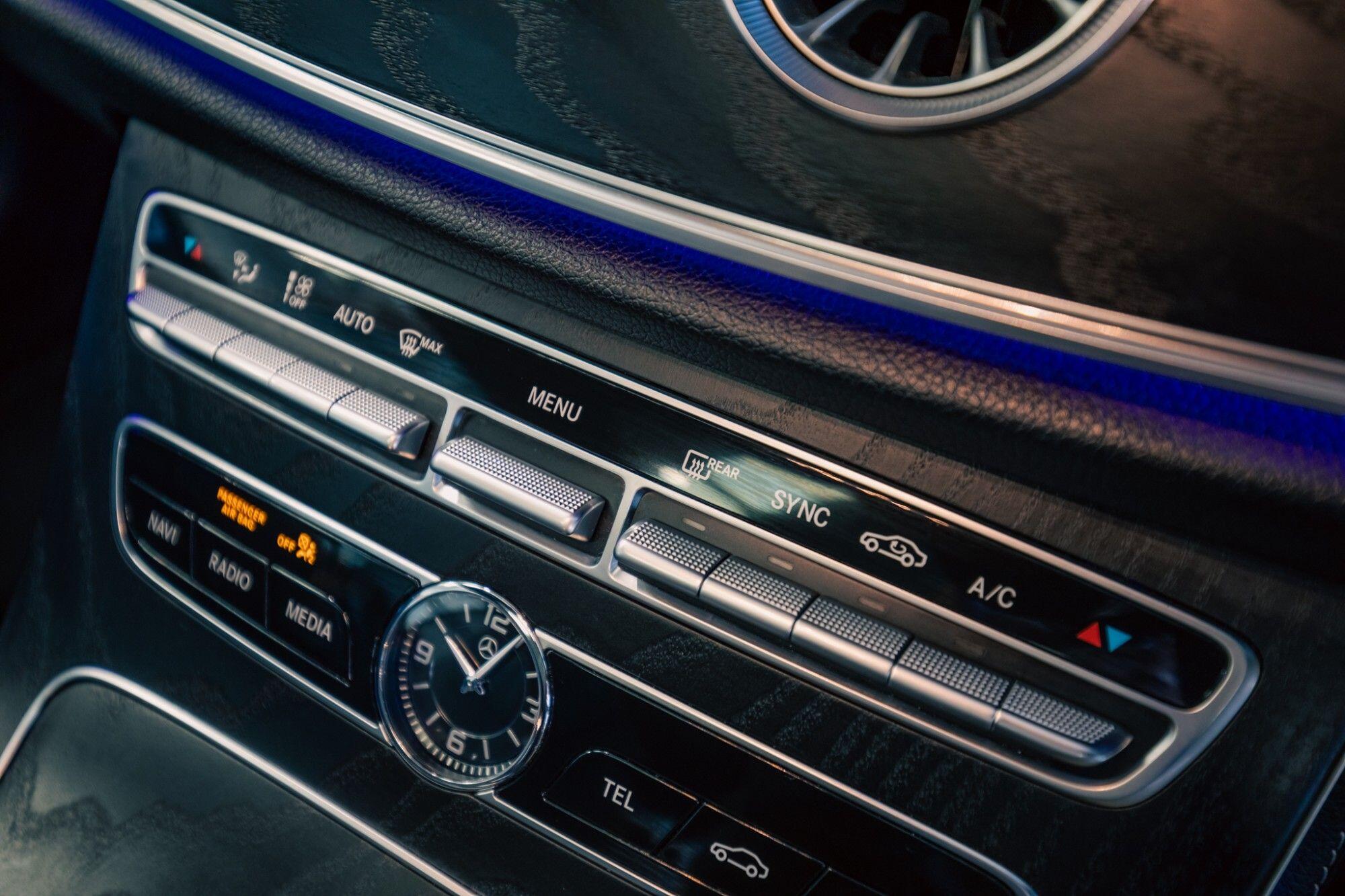 Mercedes-Benz E-Class view 19