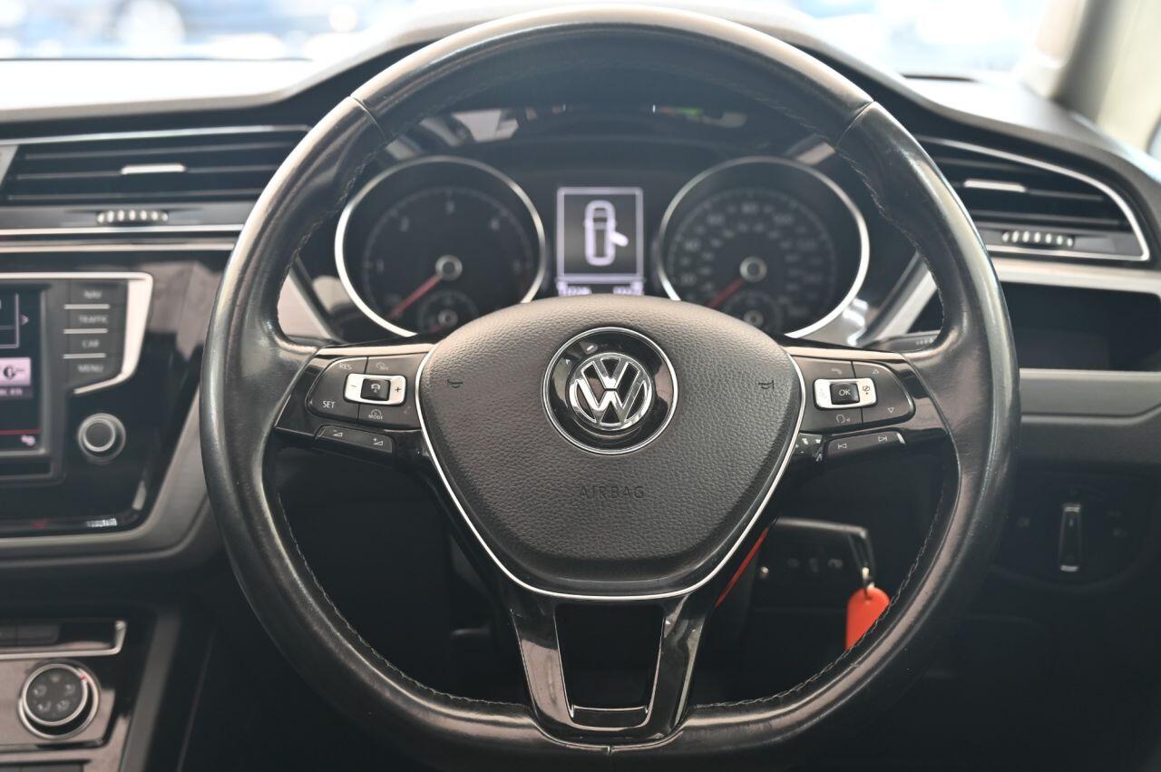 Volkswagen Touran view 23