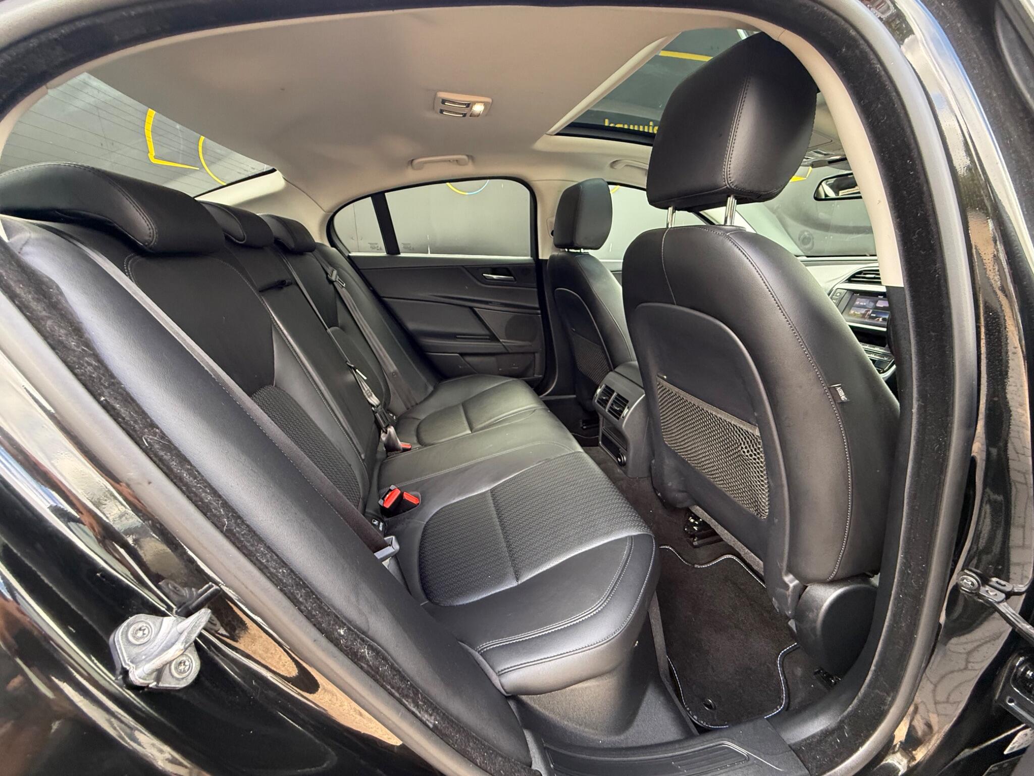 Jaguar Xe view 21
