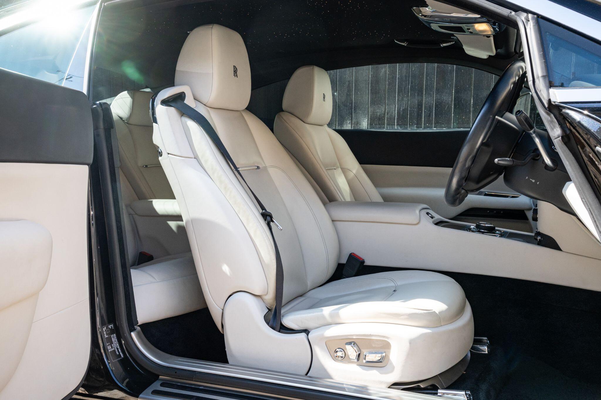Rolls-Royce Wraith view 23