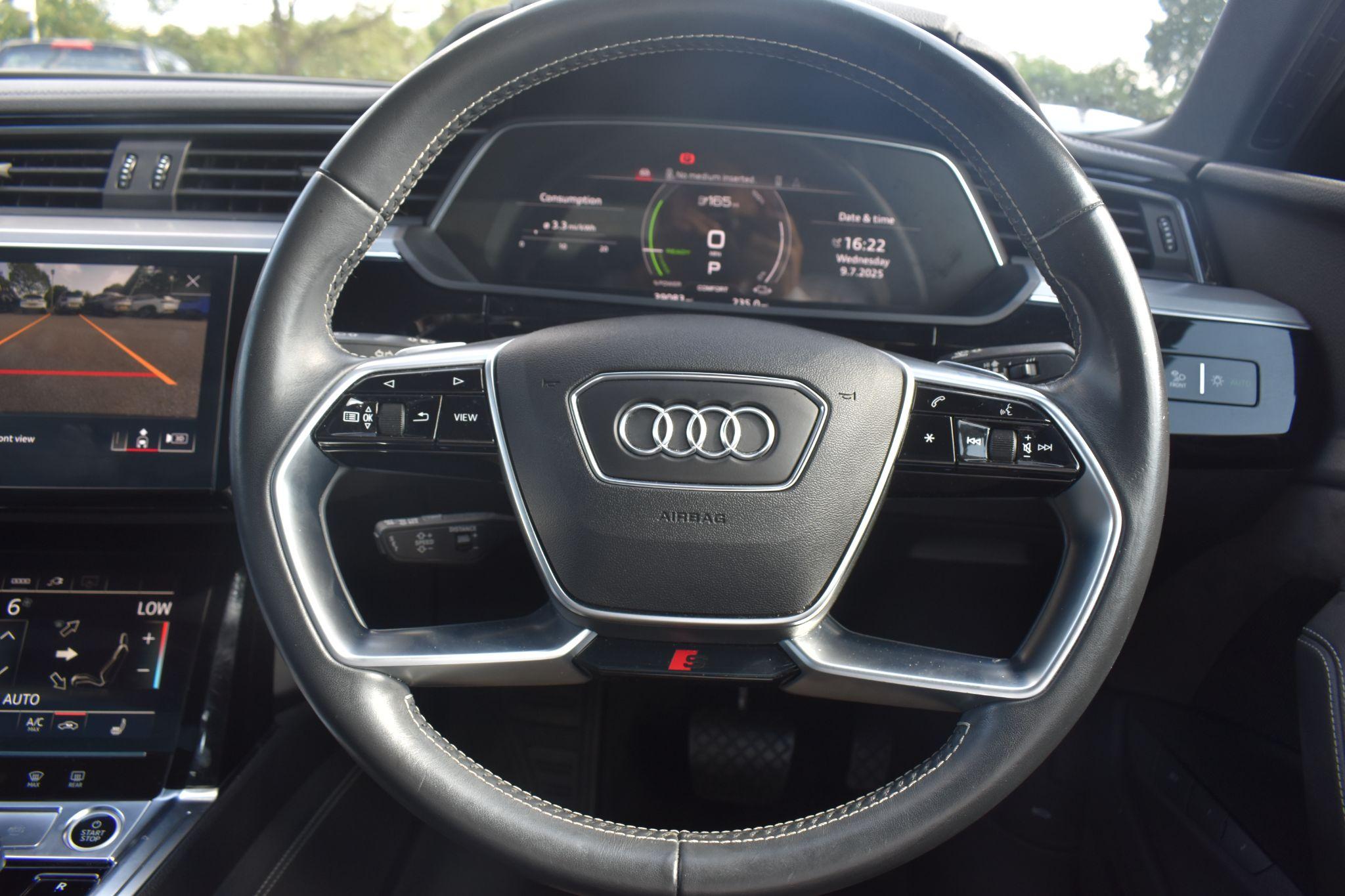 e-tron - 55 Launch Edition Sportback Auto quattro 5dr 95kWh - Image 37