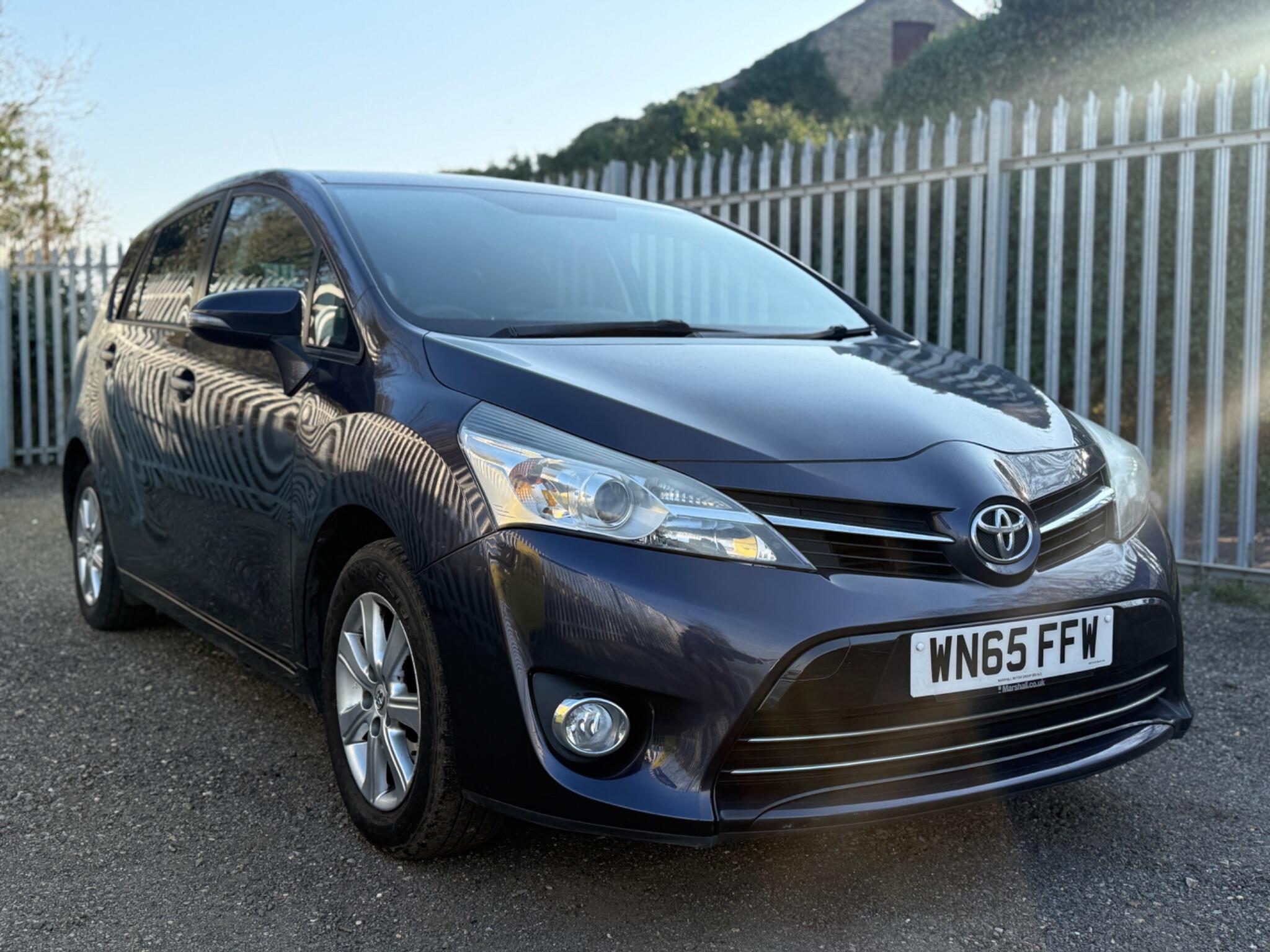 2015 Toyota Verso image 2