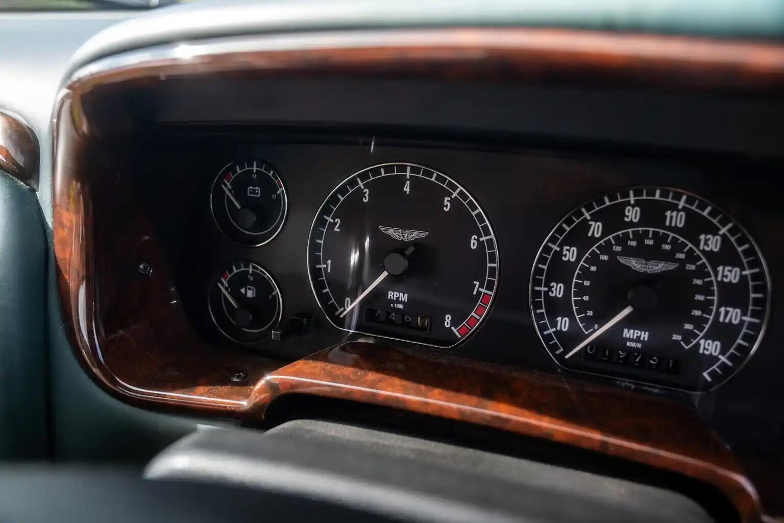 Aston Martin DB7 view 29