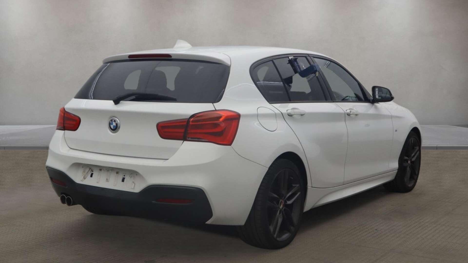 BMW 1 Series view 9