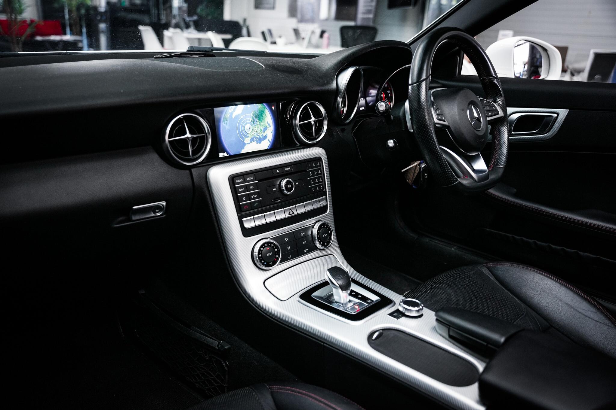 Mercedes-Benz SLC view 21