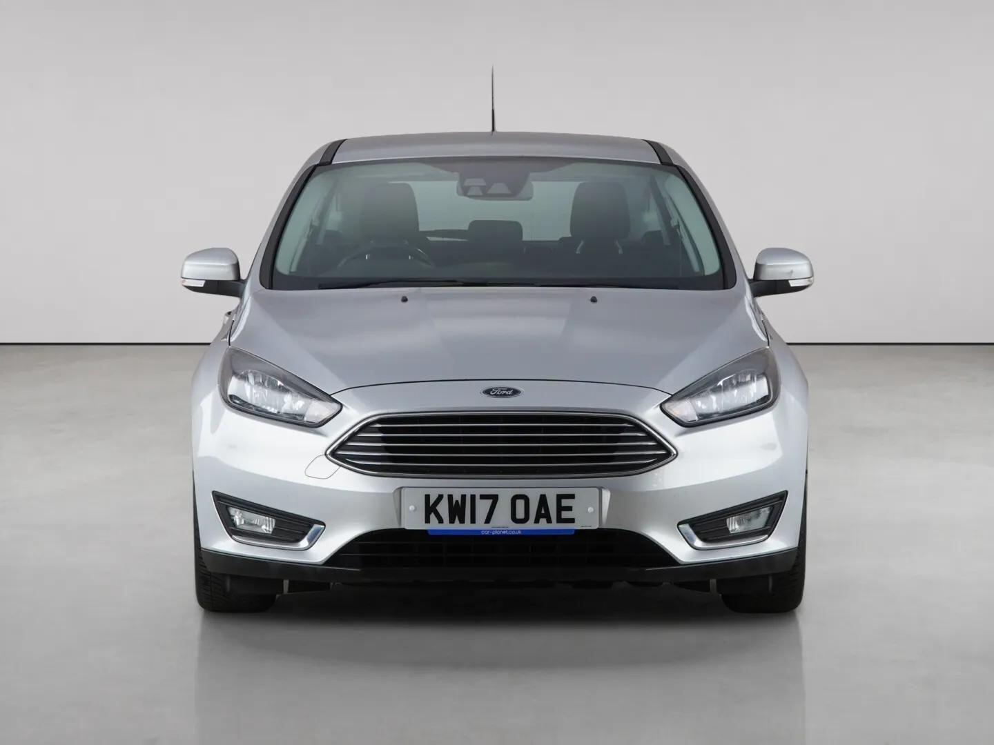 Ford Focus view 5