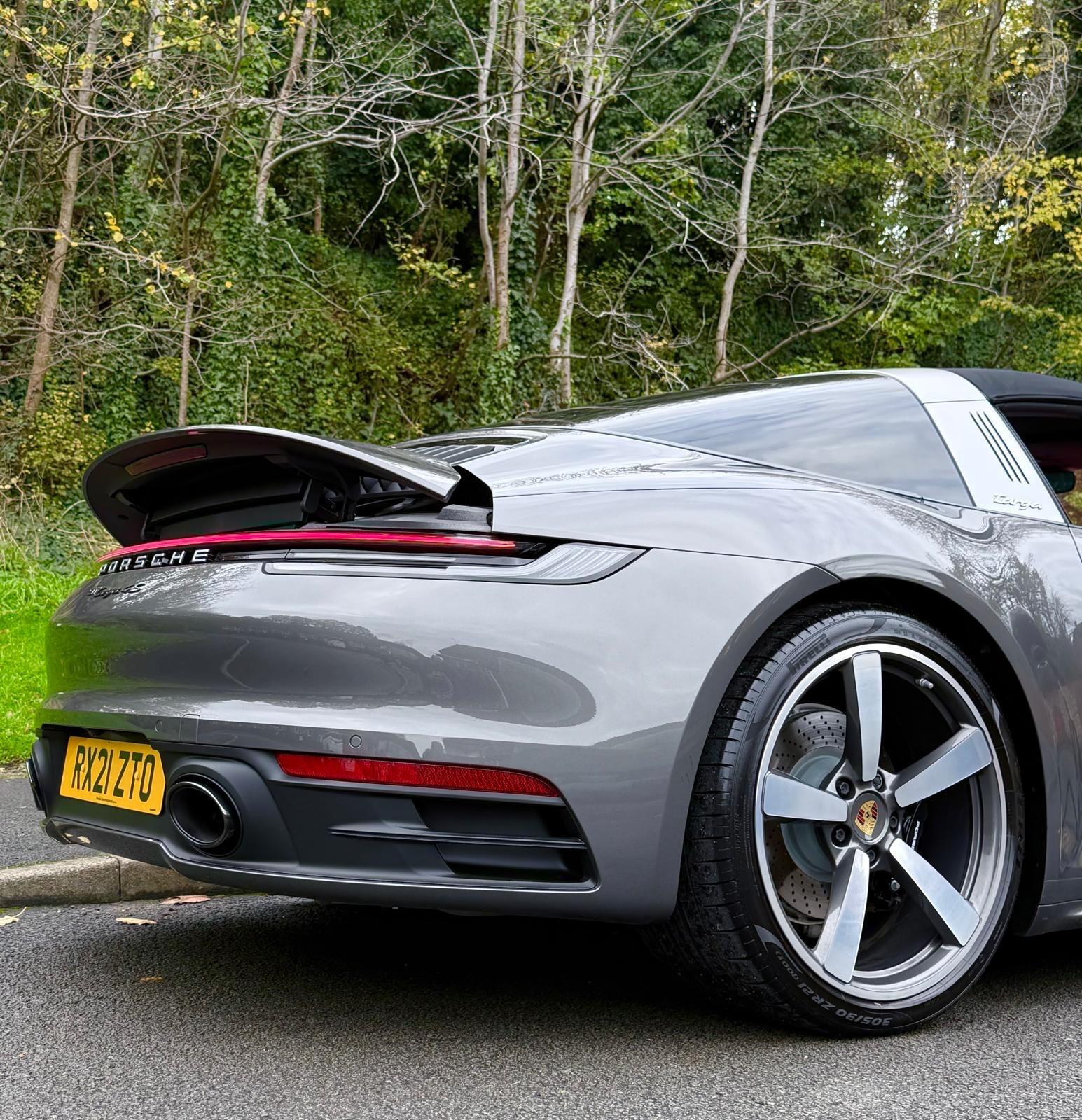 Porsche 911 view 72