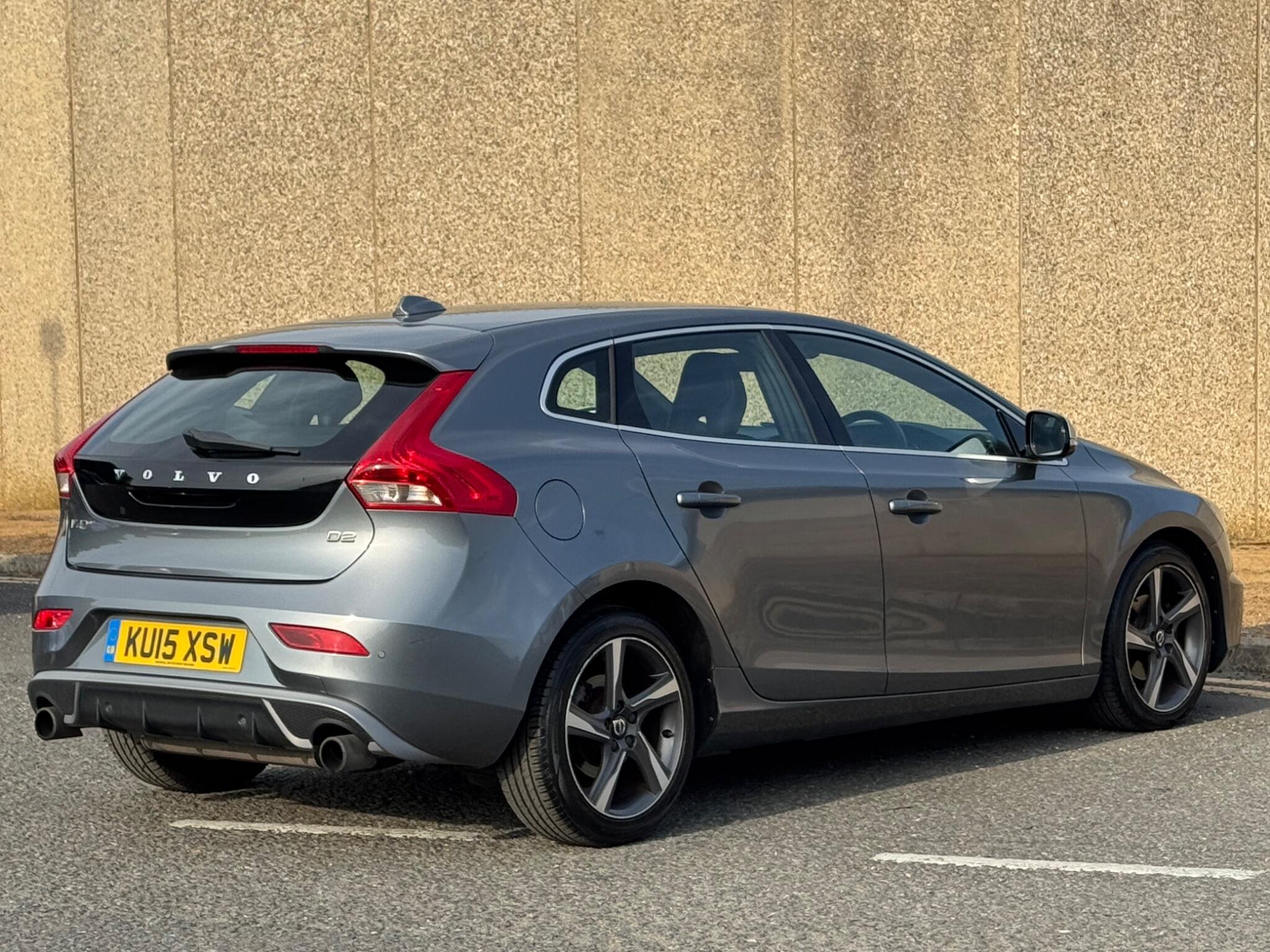 Volvo V40 view 14