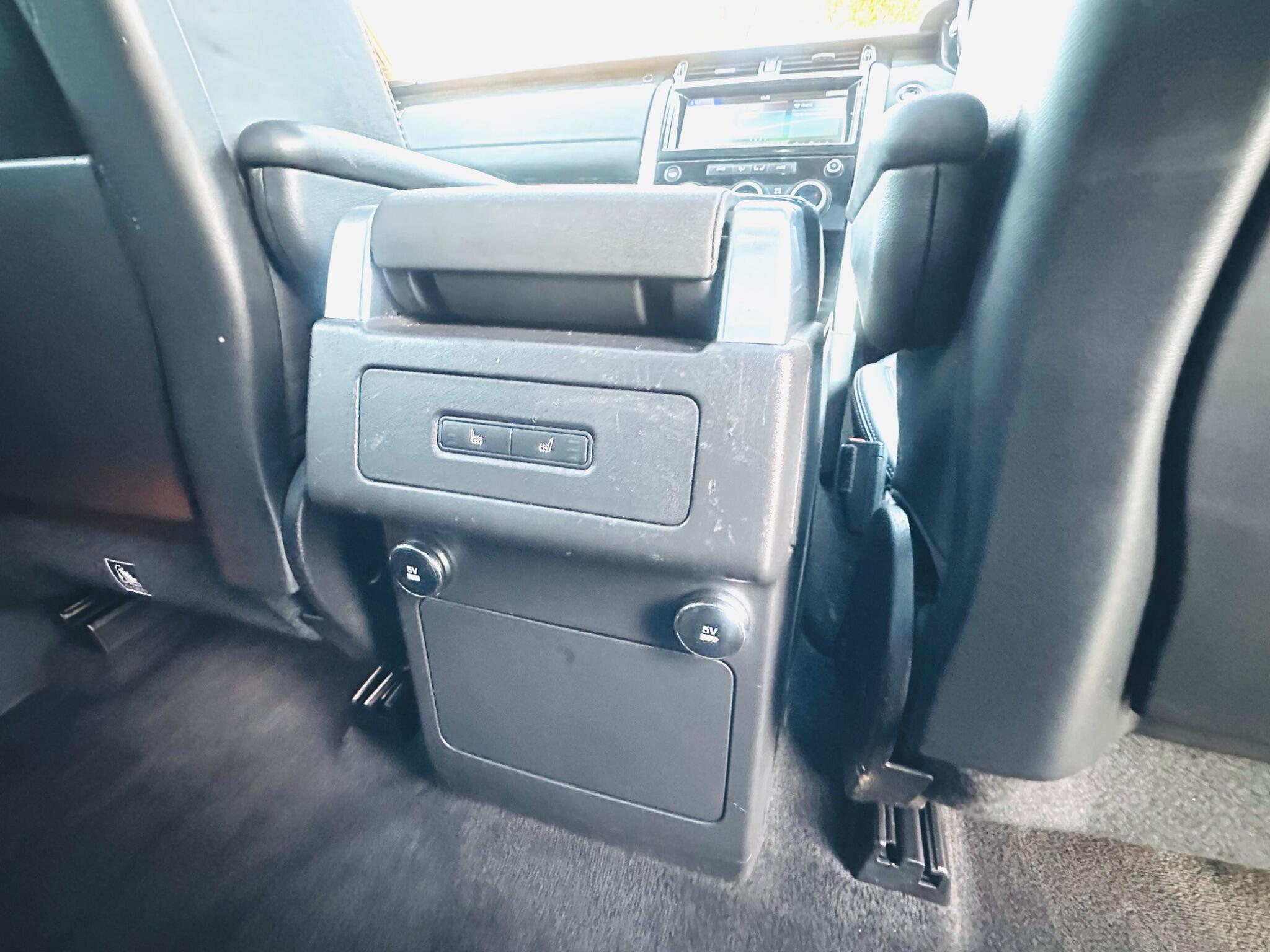 Land Rover Discovery view 70