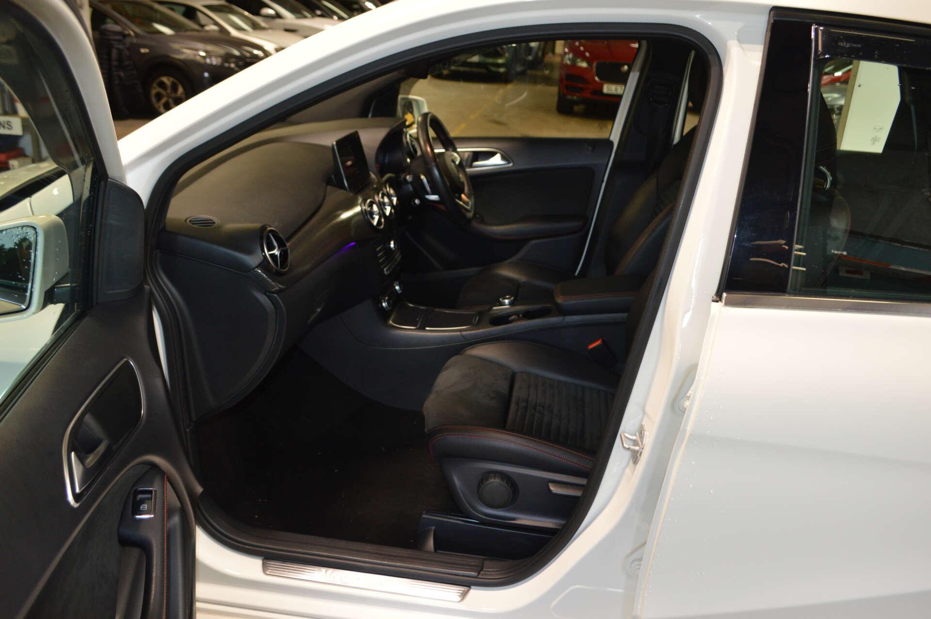 Mercedes-Benz B-Class view 12