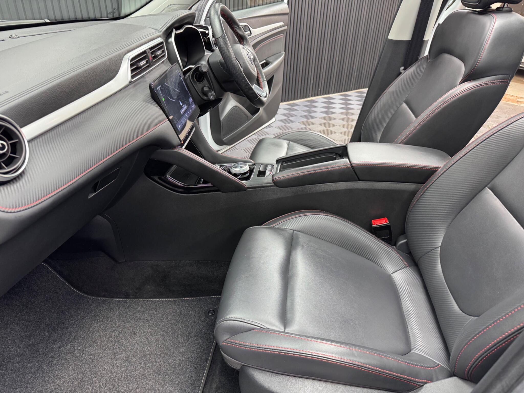 MG ZS view 47