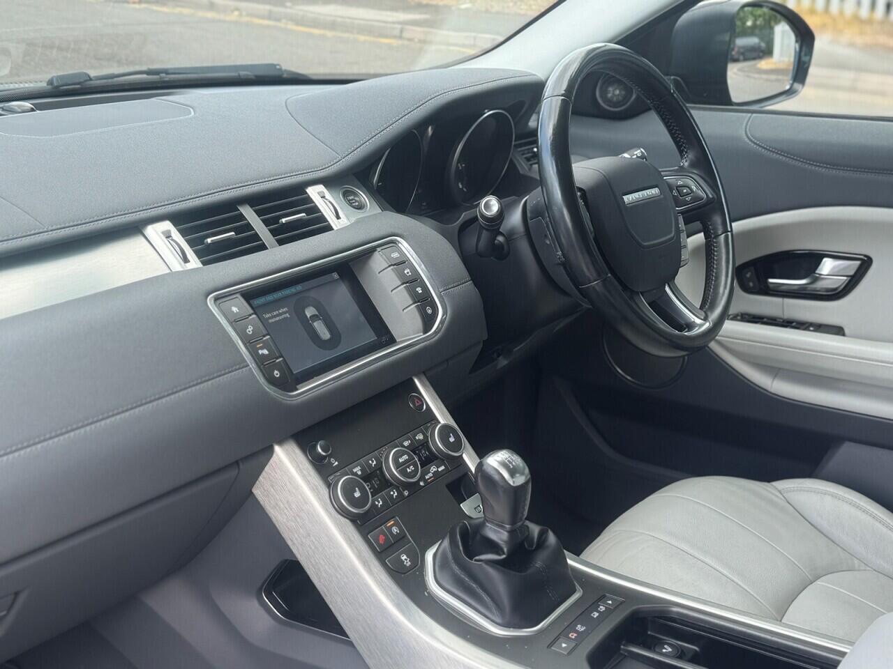 Land Rover Range Rover Evoque view 13