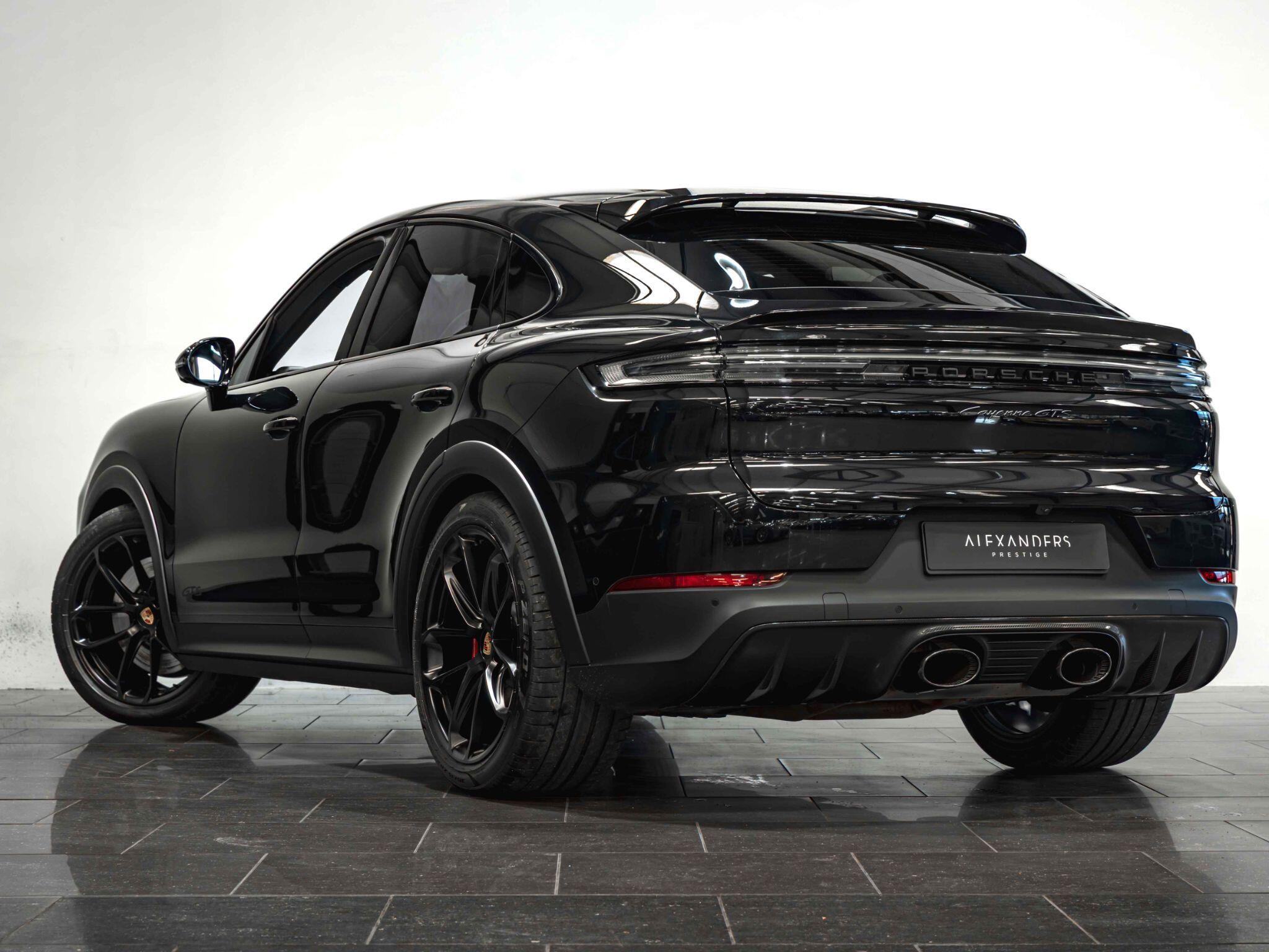 Porsche Cayenne view 9