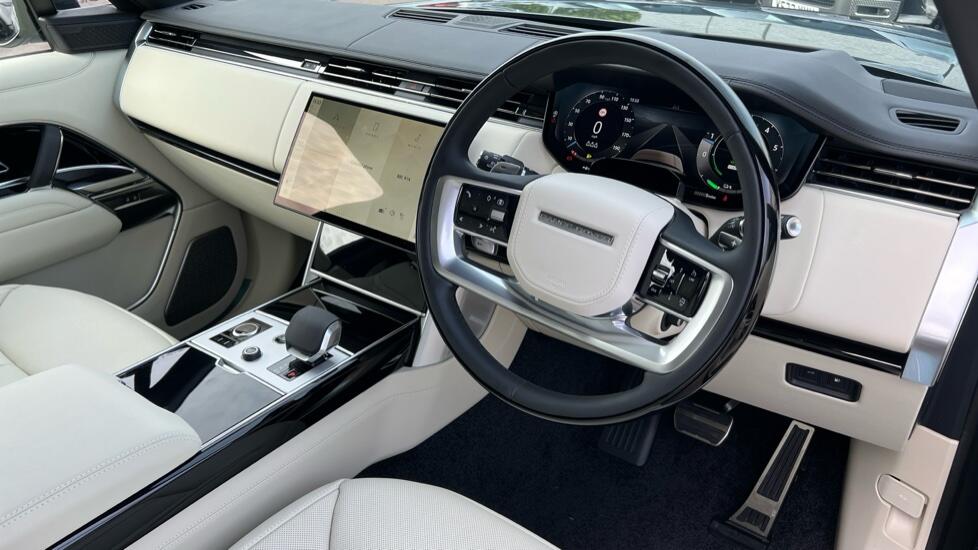 Land Rover Range Rover view 10