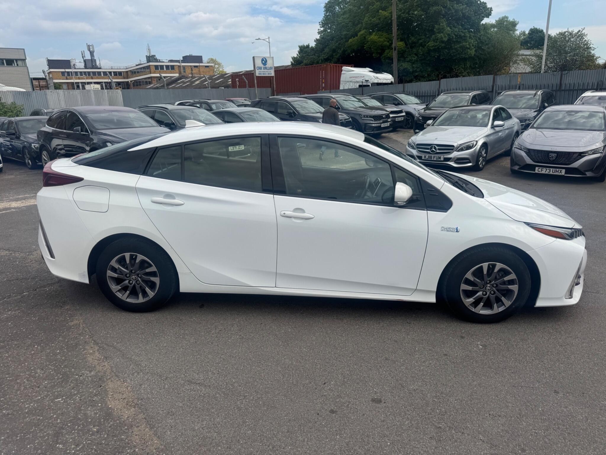 Toyota Prius view 7
