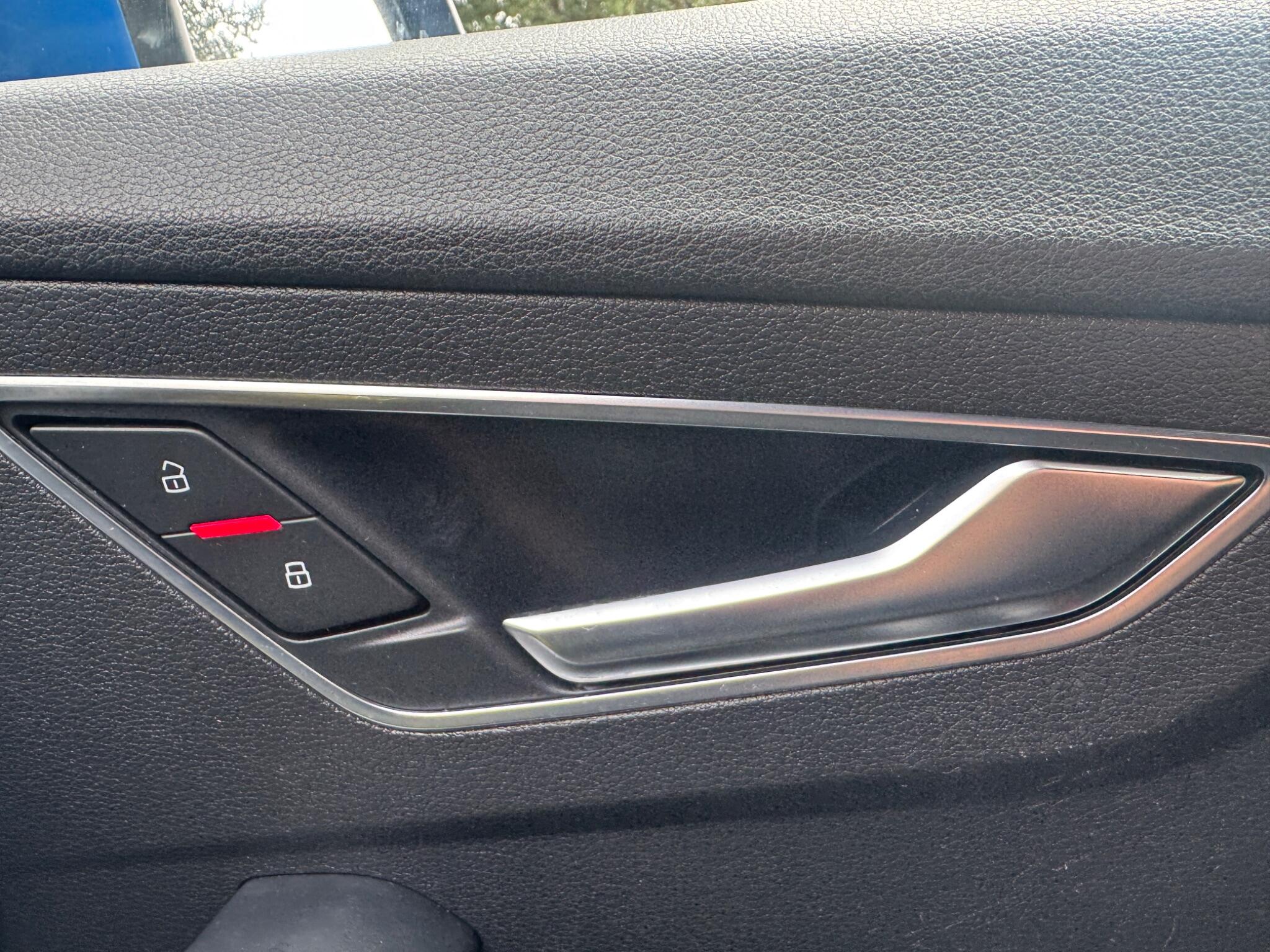 Audi Q2 view 40