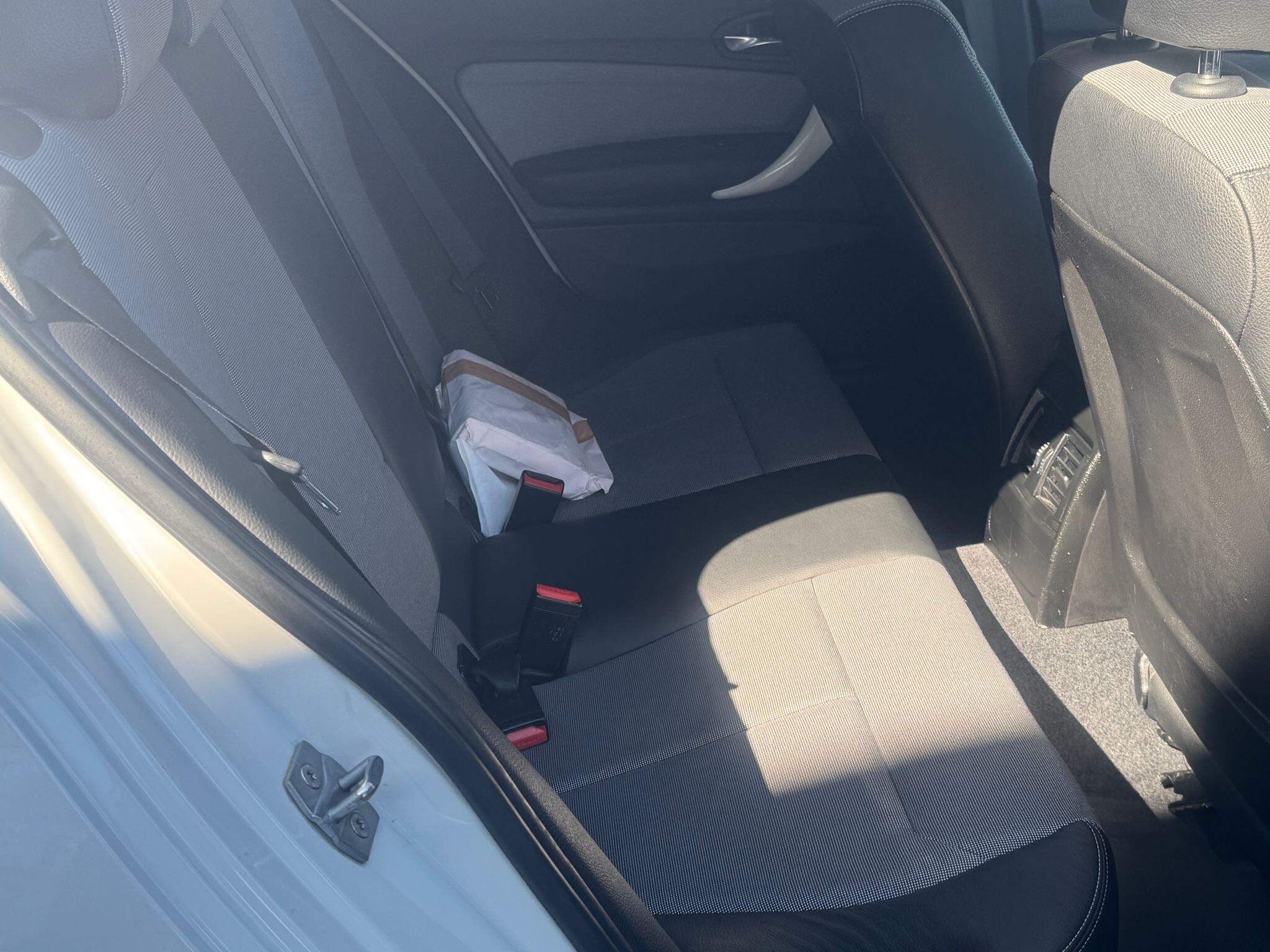 BMW 1 Series view 4