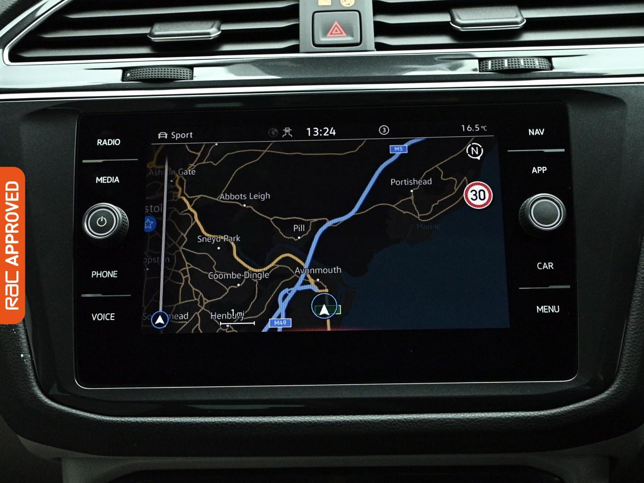Volkswagen Tiguan view 17
