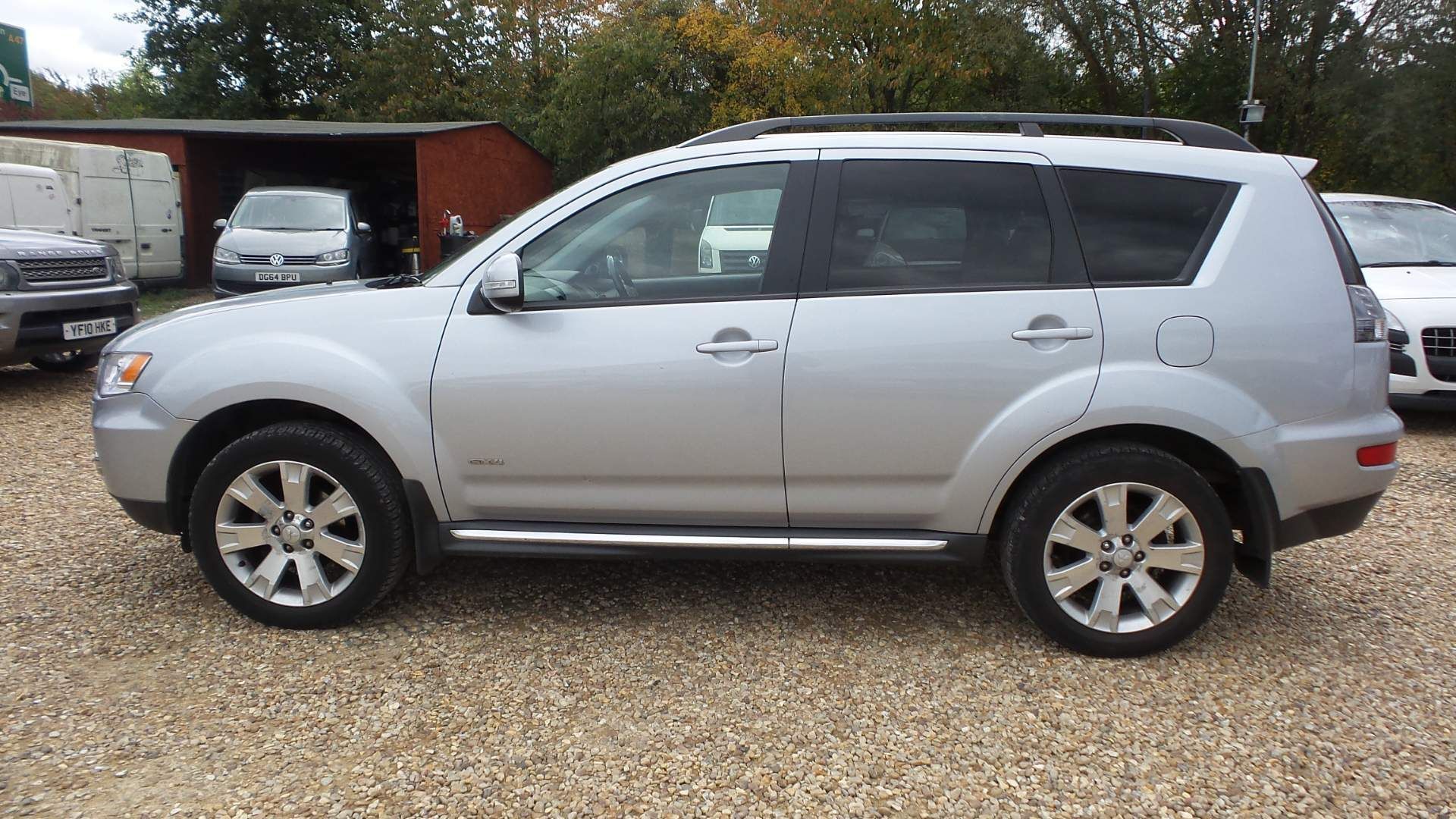 Mitsubishi Outlander view 6