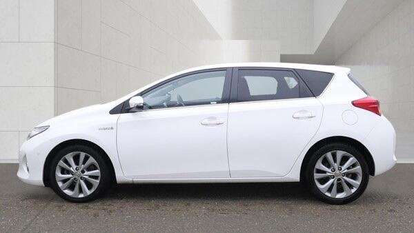 Toyota Auris view 3