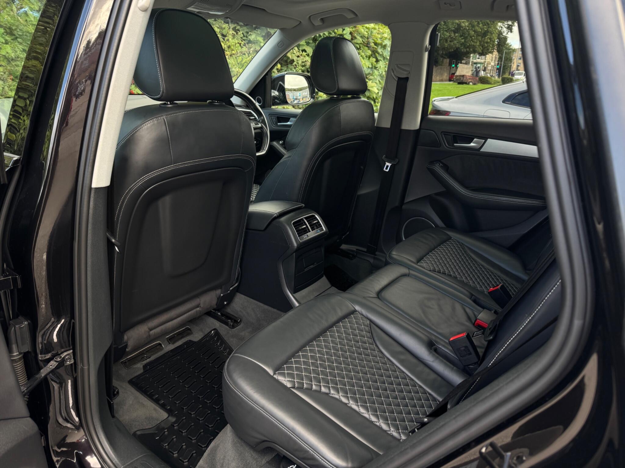 Audi SQ5 view 29