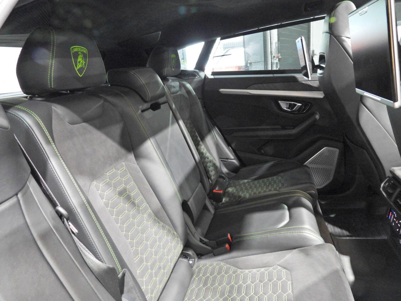 Lamborghini Urus view 27