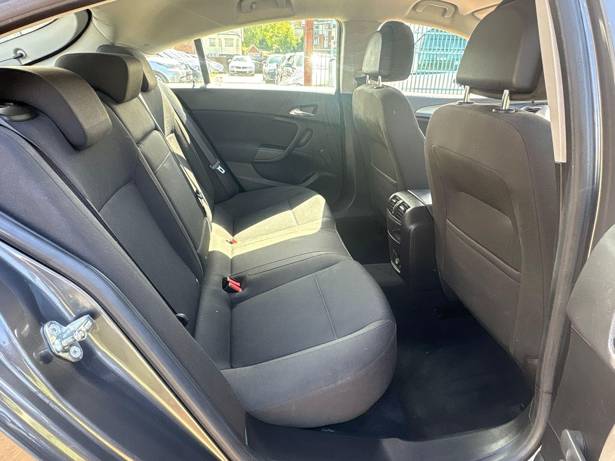 Vauxhall Insignia view 12