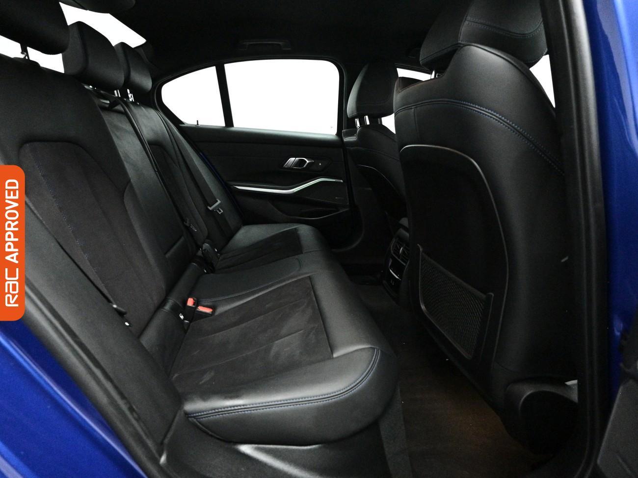 BMW 3 Series view 14