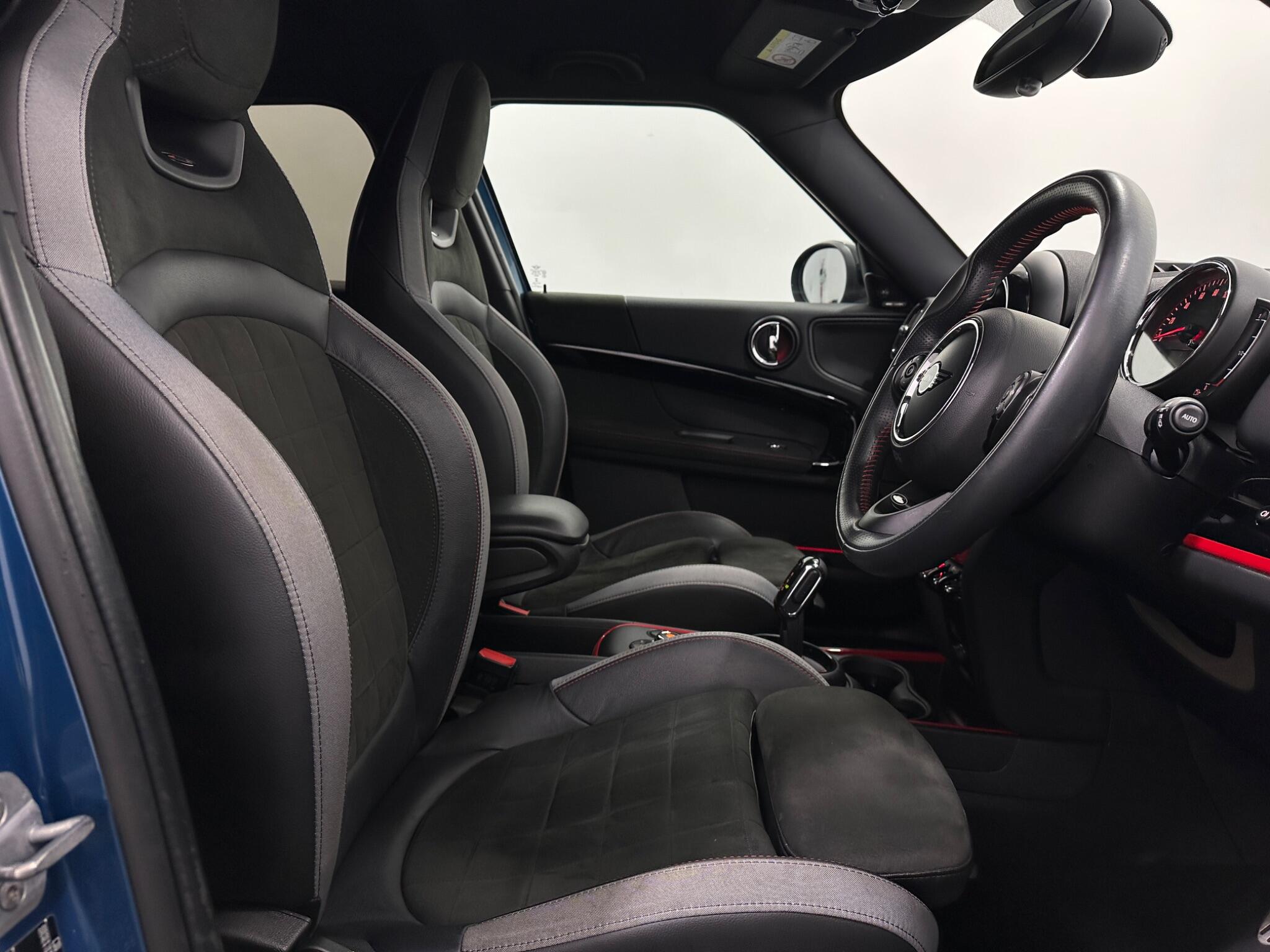 Mini Countryman view 30