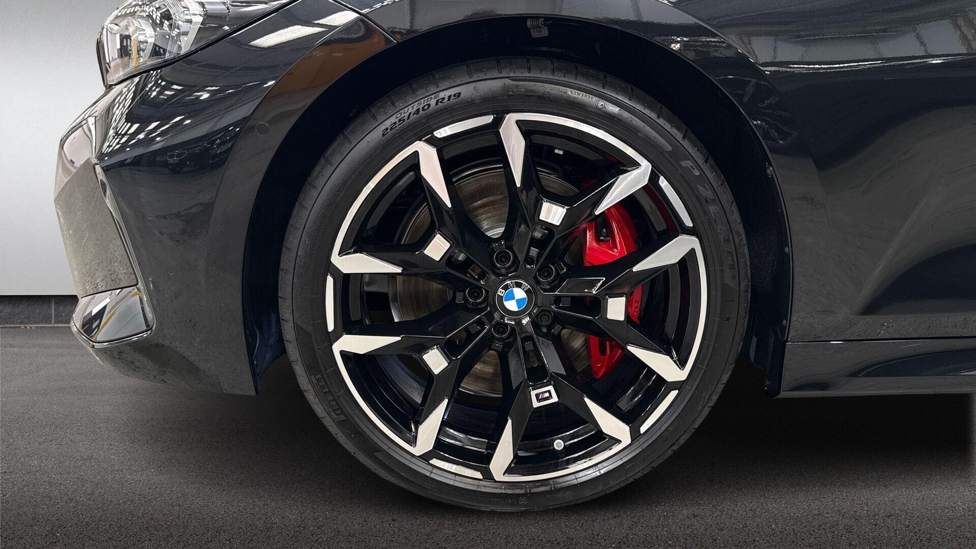 BMW 3 Series view 14