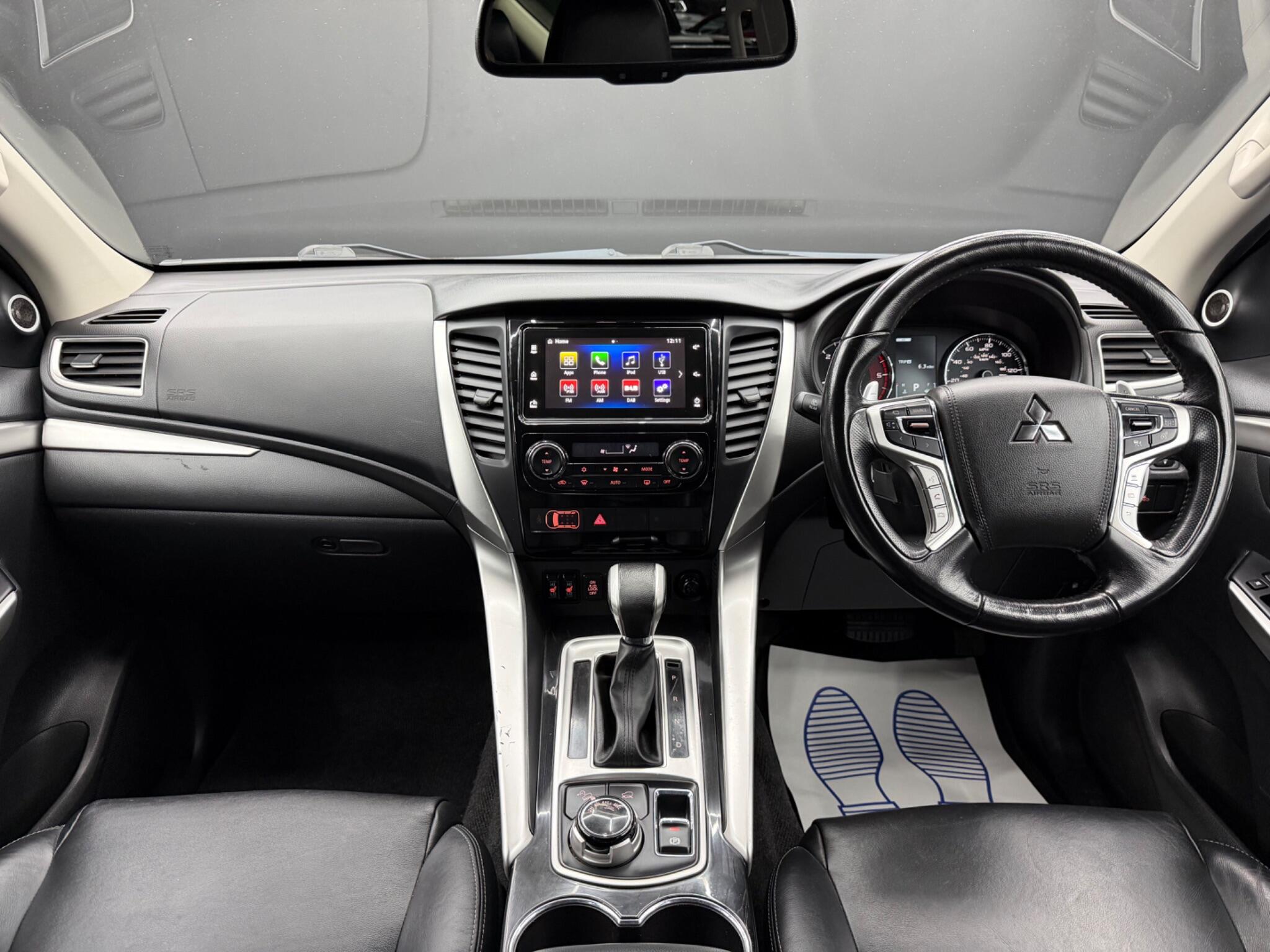 Mitsubishi Shogun Sport view 10