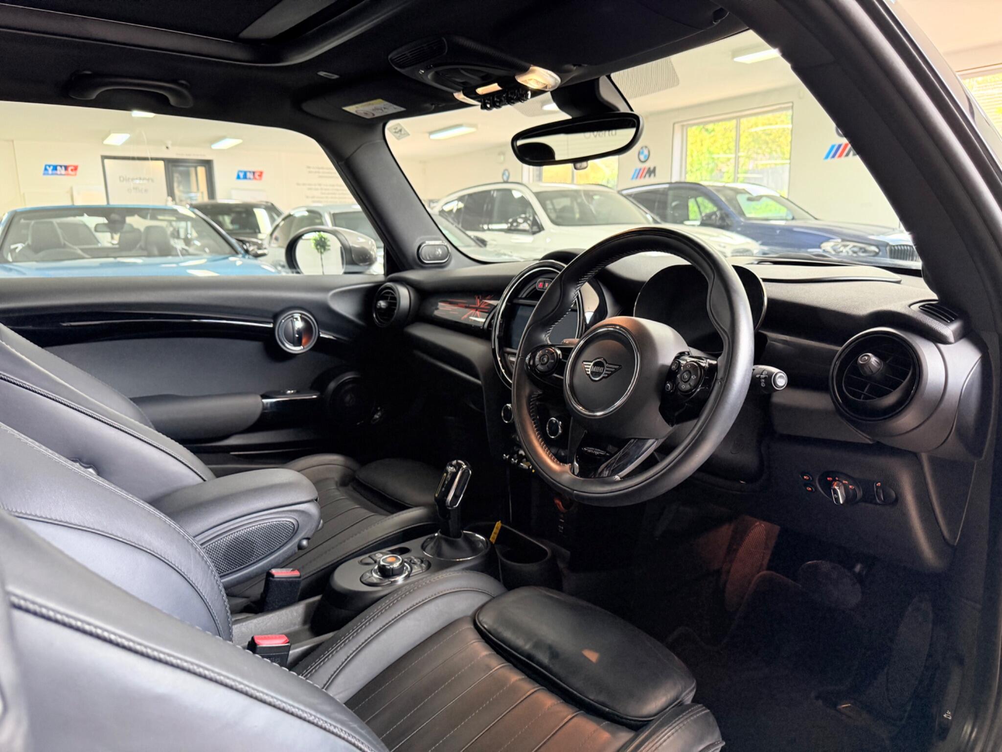 MINI Hatch view 43