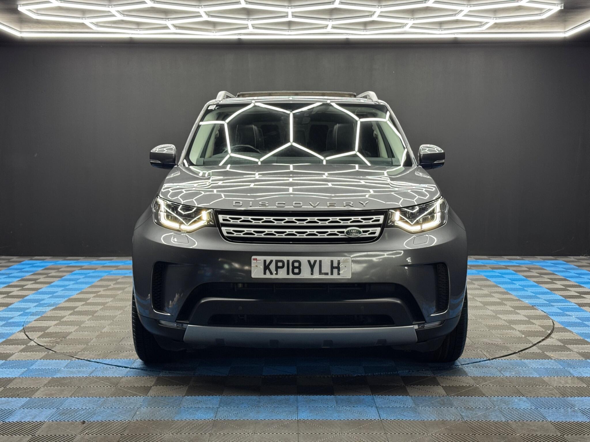 Land Rover Discovery view 2