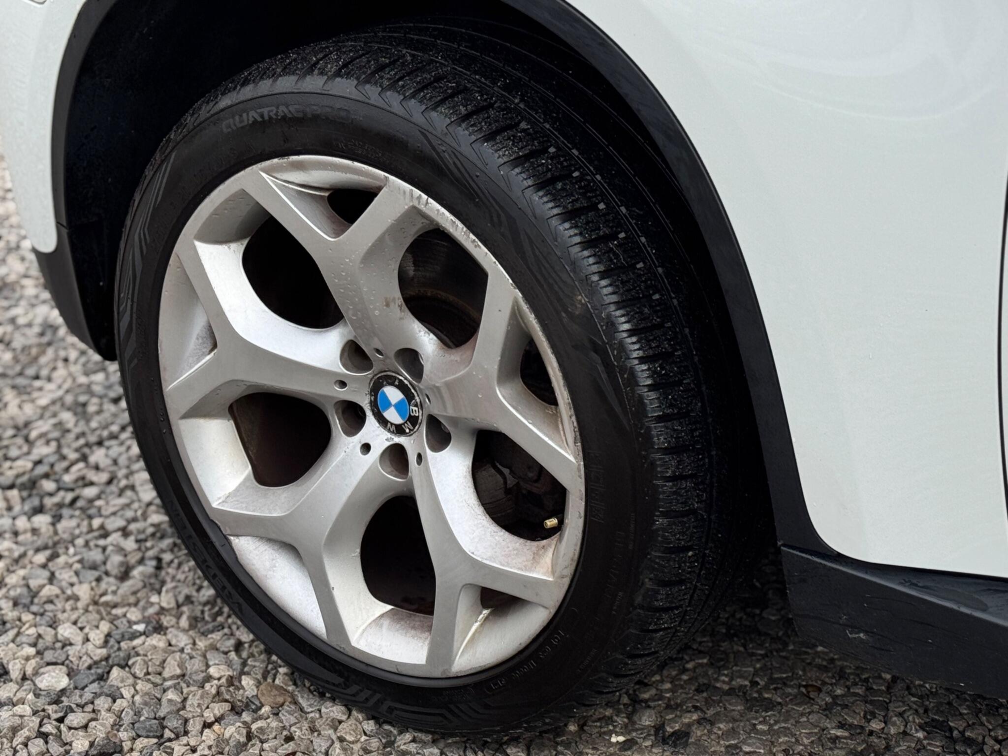 BMW X6 view 90