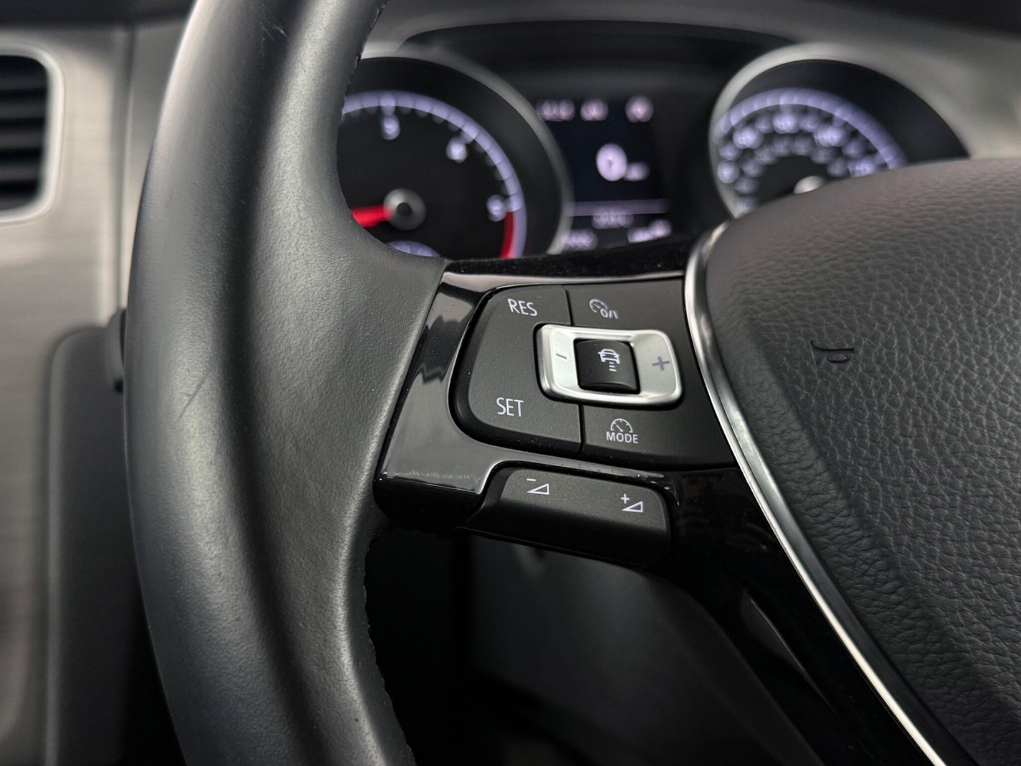 Volkswagen Golf view 10