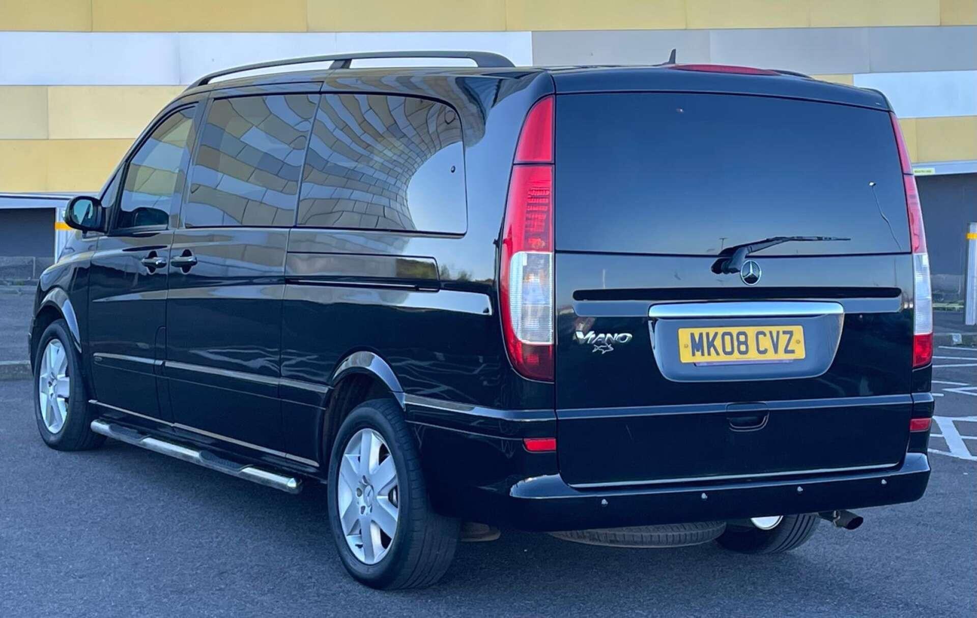 Mercedes-Benz Viano view 20