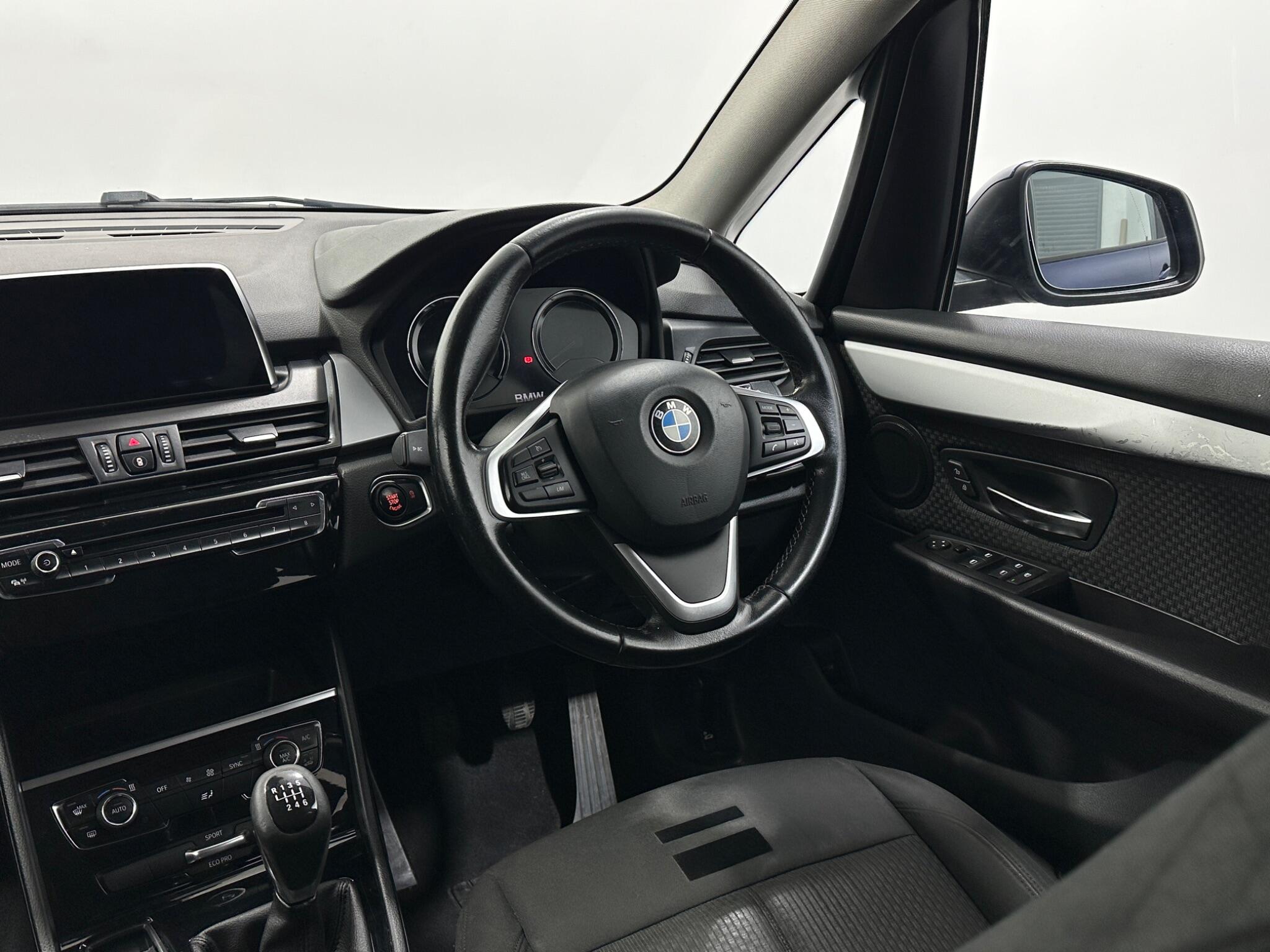 BMW 2 Series view 12
