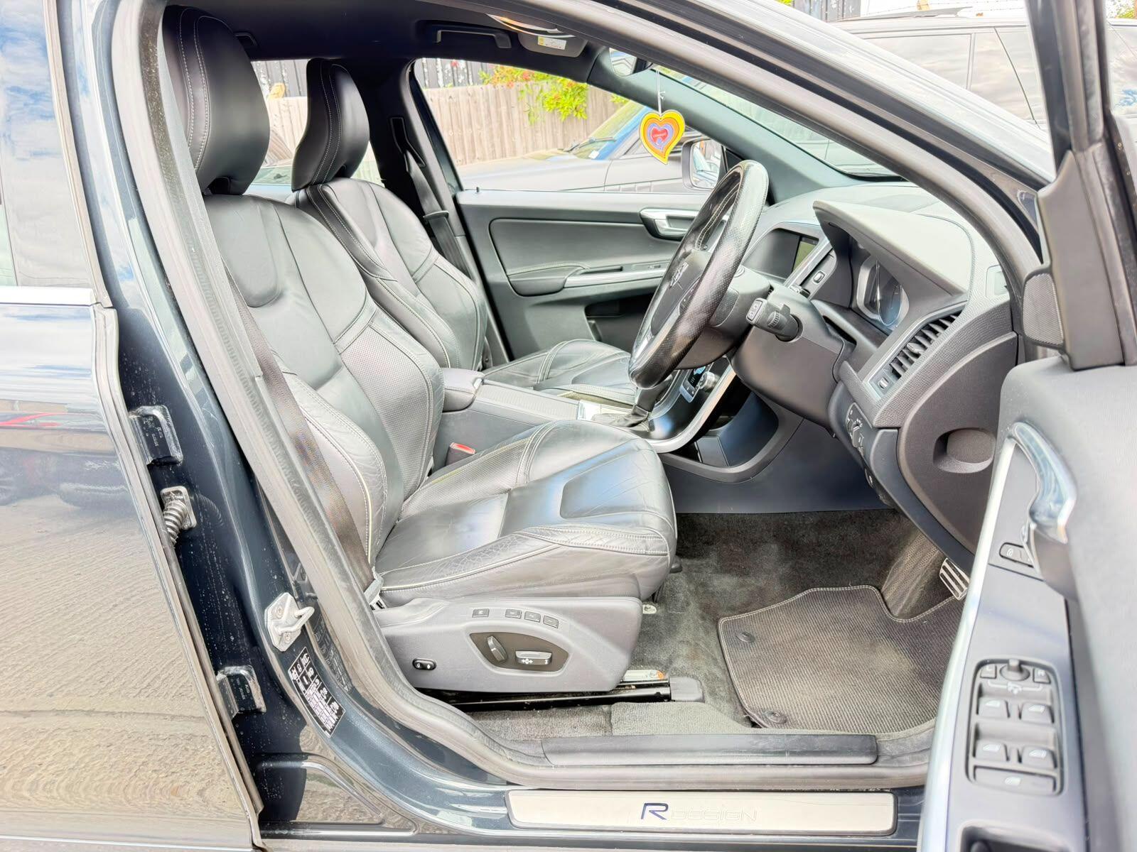 Volvo XC60 view 12