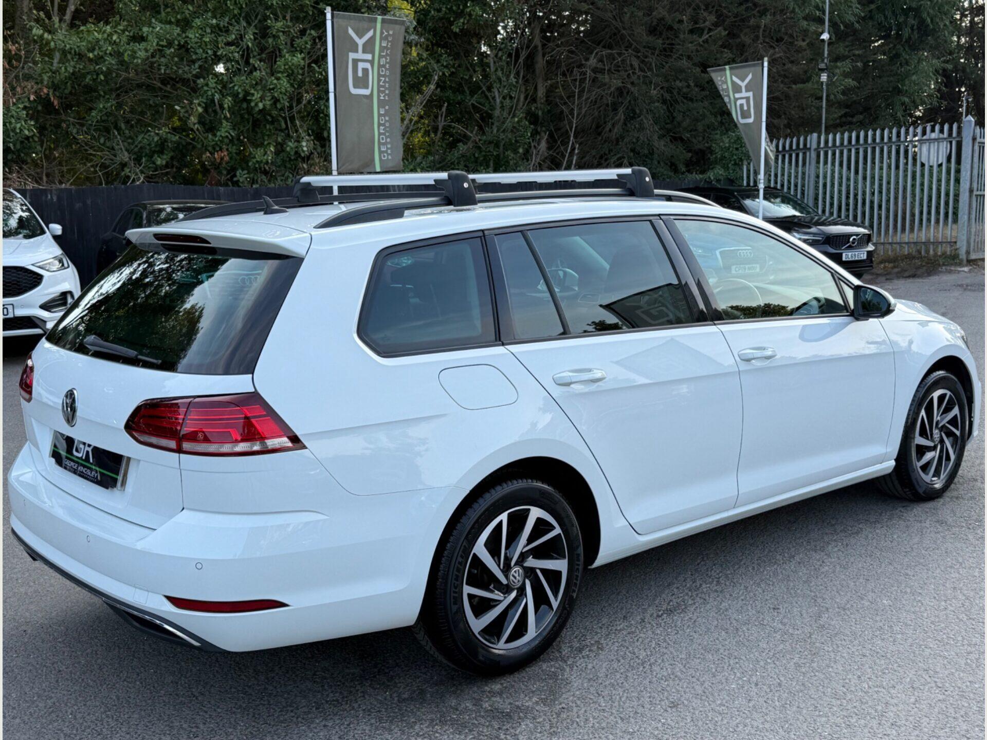 Volkswagen Golf view 6