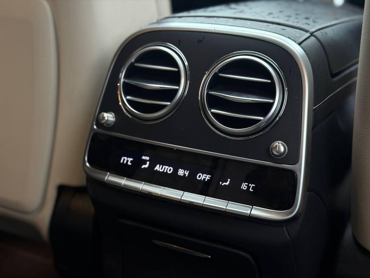 Mercedes-Benz S-Class view 22